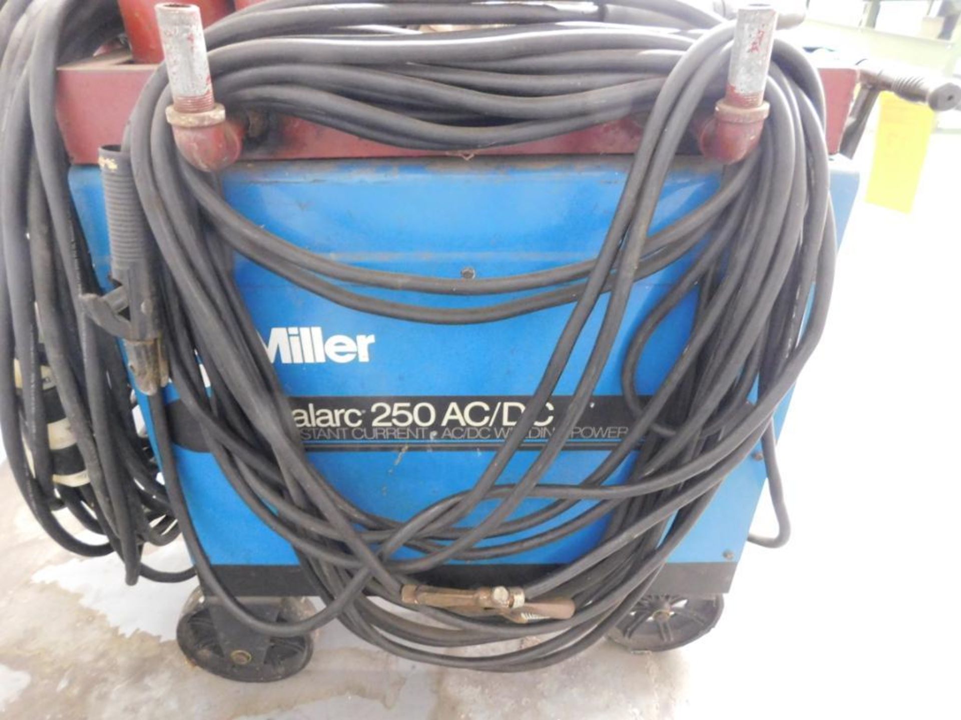DIALARC 250 AC/DC CONSTANT CURRENT AC/DC ARC WELDING POWER SOURCE, S/N KE642080 - Image 3 of 4