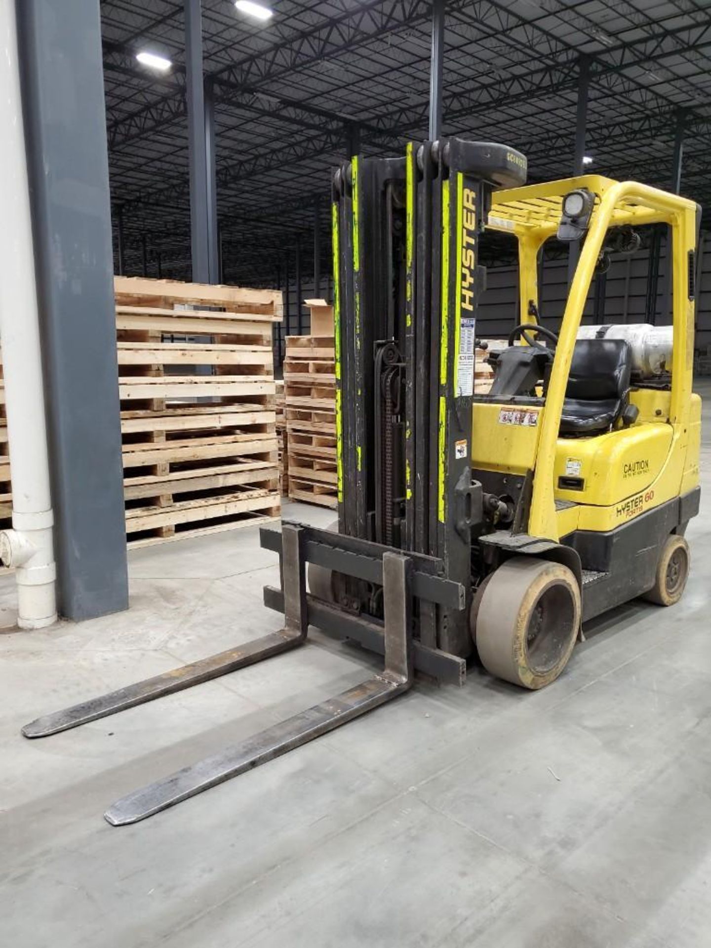 2011 HYSTER 60 FORTIS 6,000 LB. FORKLIFT, MODEL S60FT, SN F187V18935J, 10,055 HOURS, 240" LIFT - Image 6 of 13