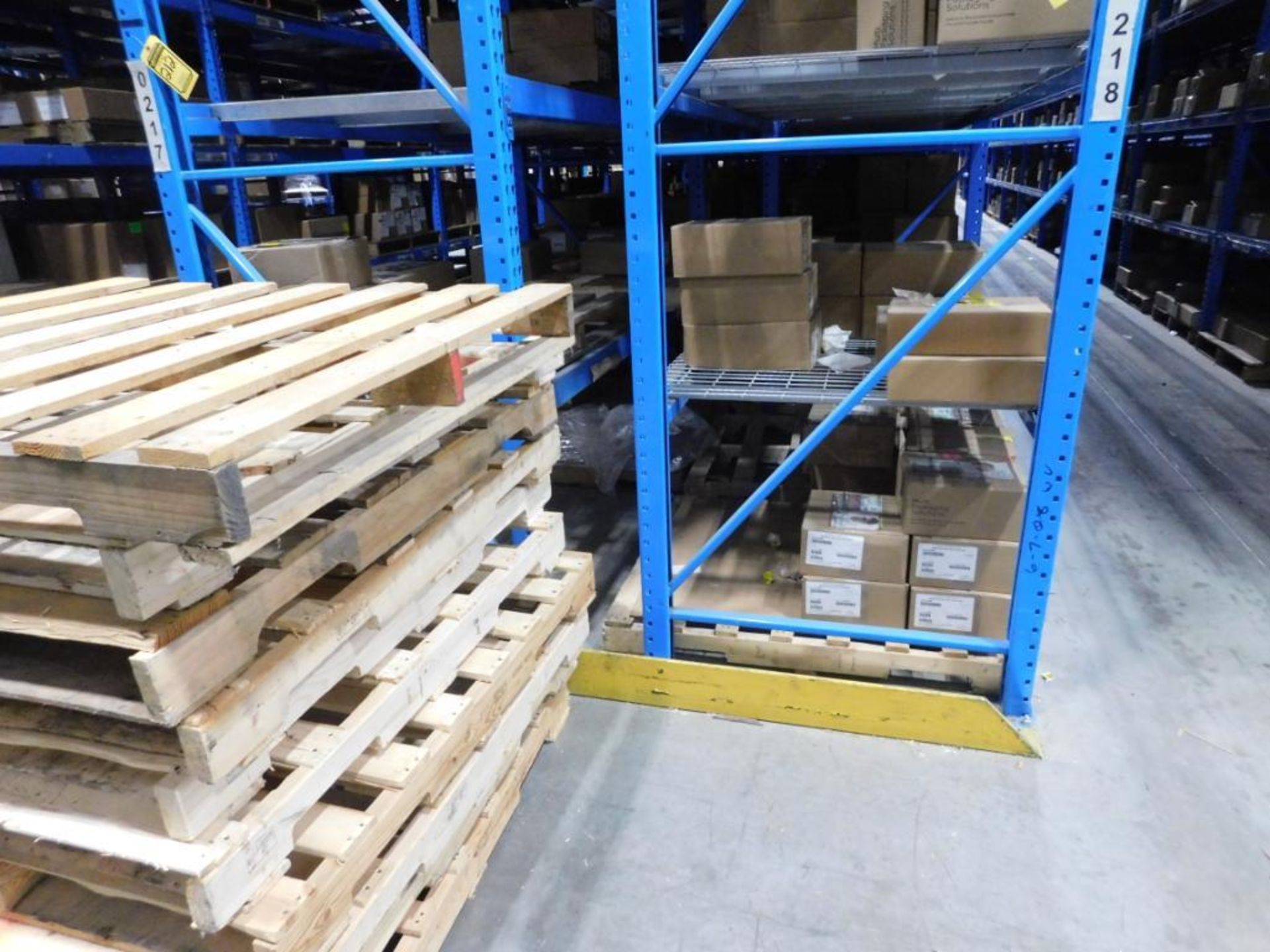 (60X) SECTIONS UNITED STEEL PRODUCTS TEARDROP TYPE PALLET RACKING, (62) 42'' X 34' TALL UPRIGHTS, ( - Image 2 of 3