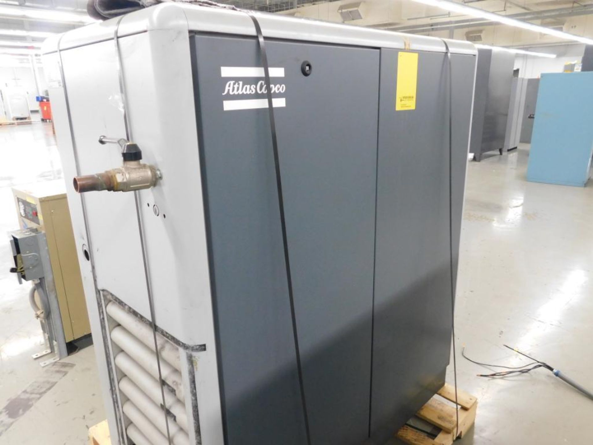 2004 ATLAS COPCO GA18 AIR COMPRESSOR, 25-HP, 132 MAX PSI, S/N AII279782 - Image 3 of 3