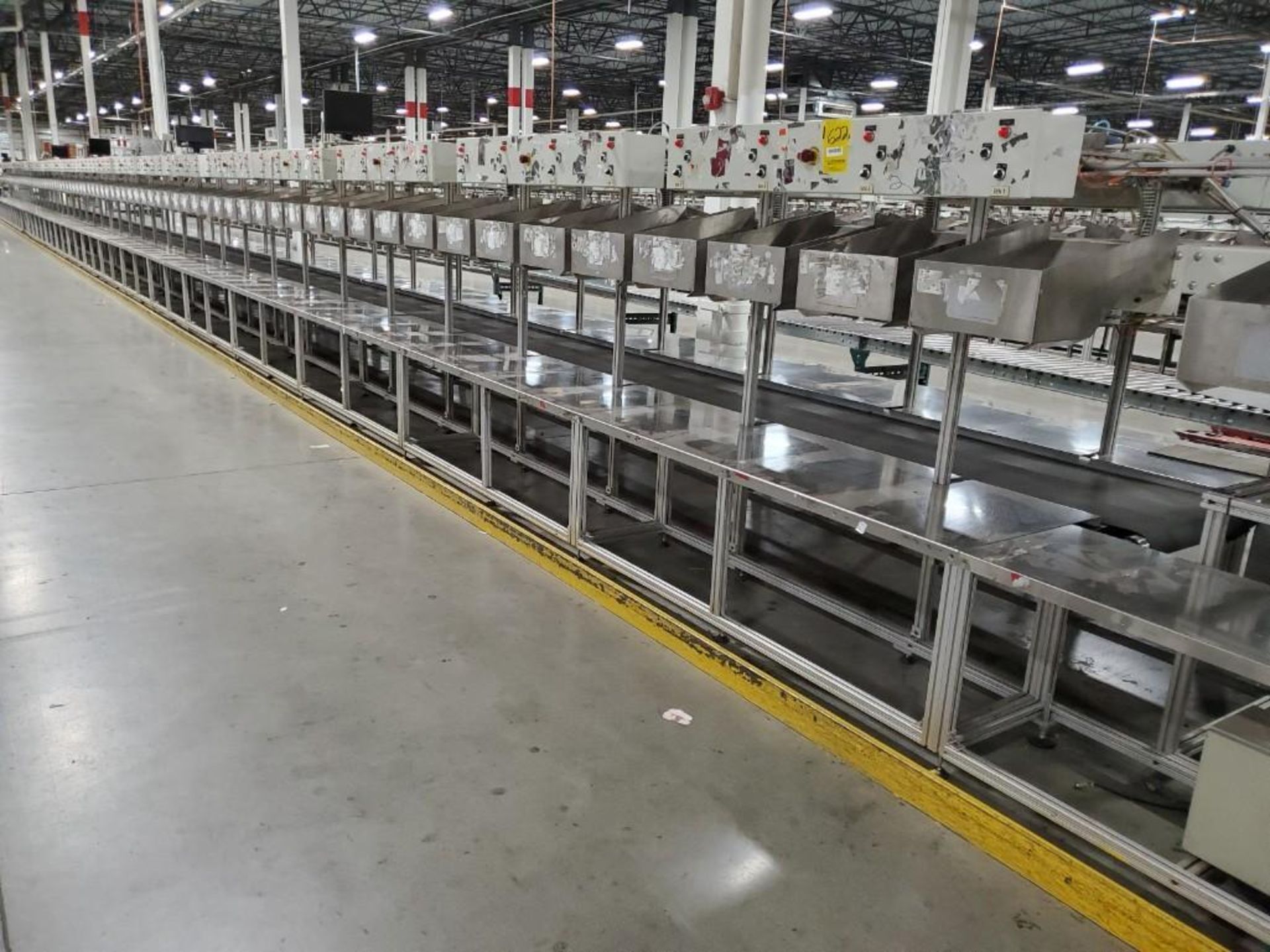 SORTING LINE, 130' OF 8'' BELT CONVEYOR, 126' OF 24'' BELT CONVEYOR, 130' OF ALUMINUM FRAMEWORK, - Image 9 of 18