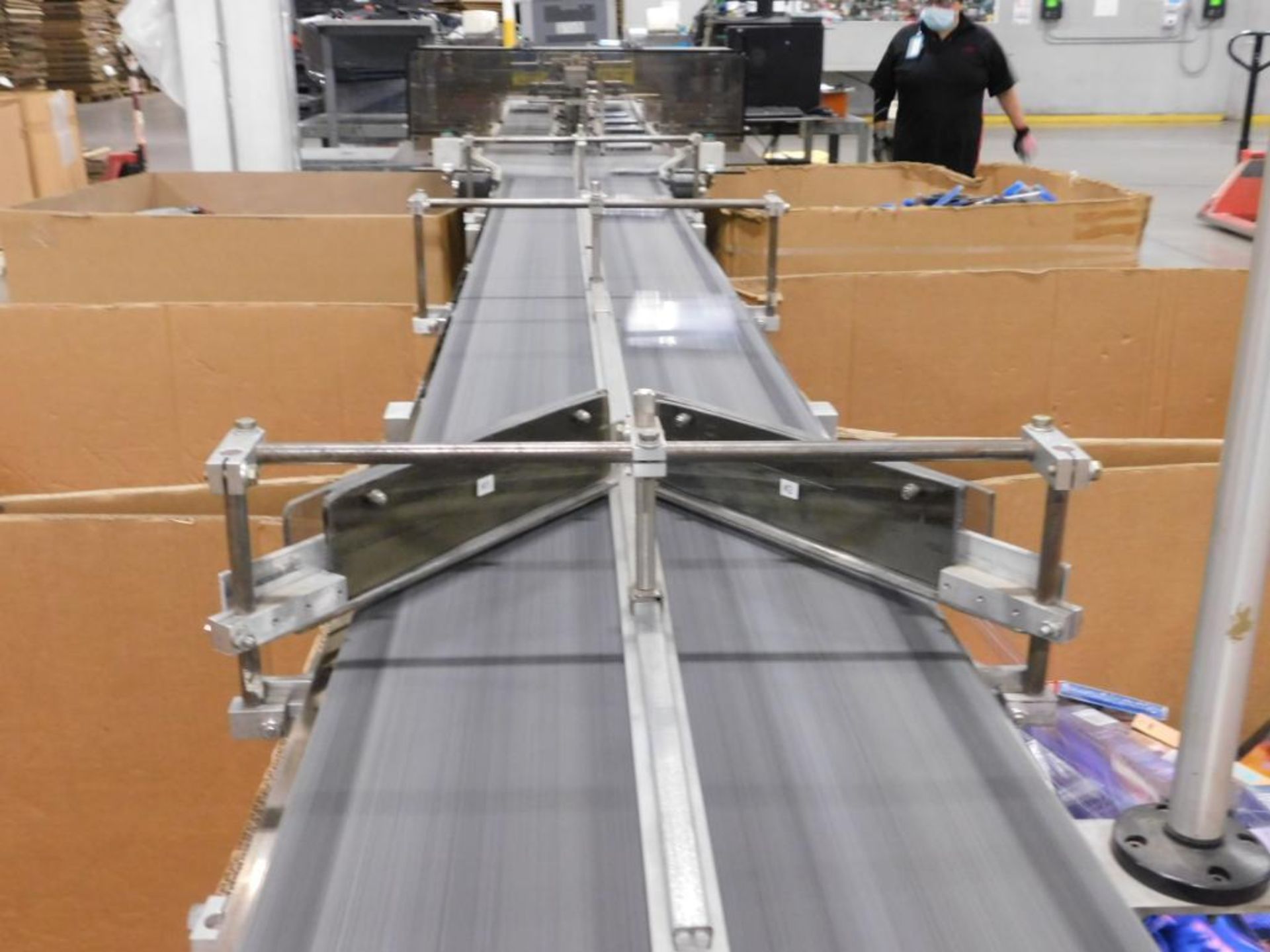 2-SIDED SORTING LINE, (8) BELT CONVEYORS: (2) 11'' X 60'', (2) 11'' X 18'', (2) 11'' X 36'', (1) - Image 8 of 8