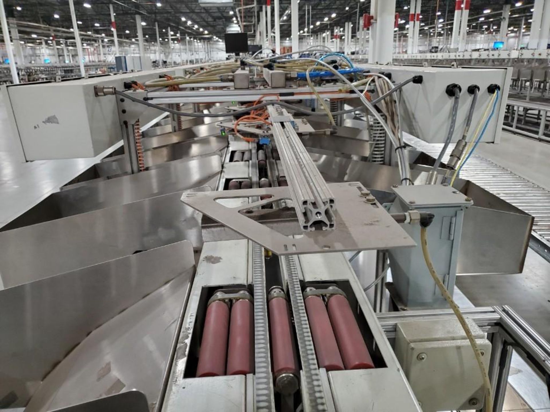 SORTING LINE, 130' OF 8'' BELT CONVEYOR, 126' OF 24'' BELT CONVEYOR, 130' OF ALUMINUM FRAMEWORK, - Image 14 of 18