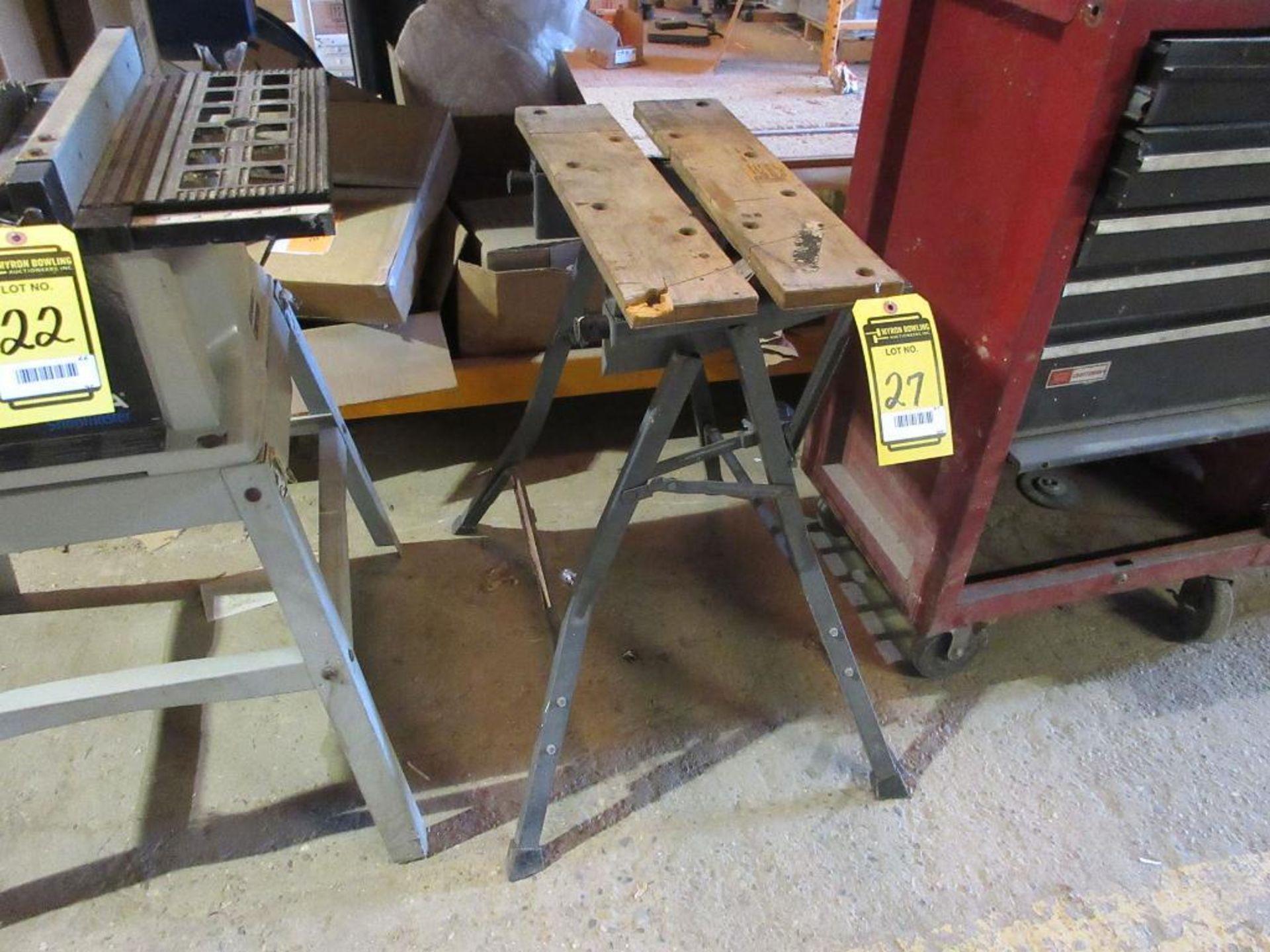 PORTABLE SAW TABLE & ASSORTED SAW BLADES