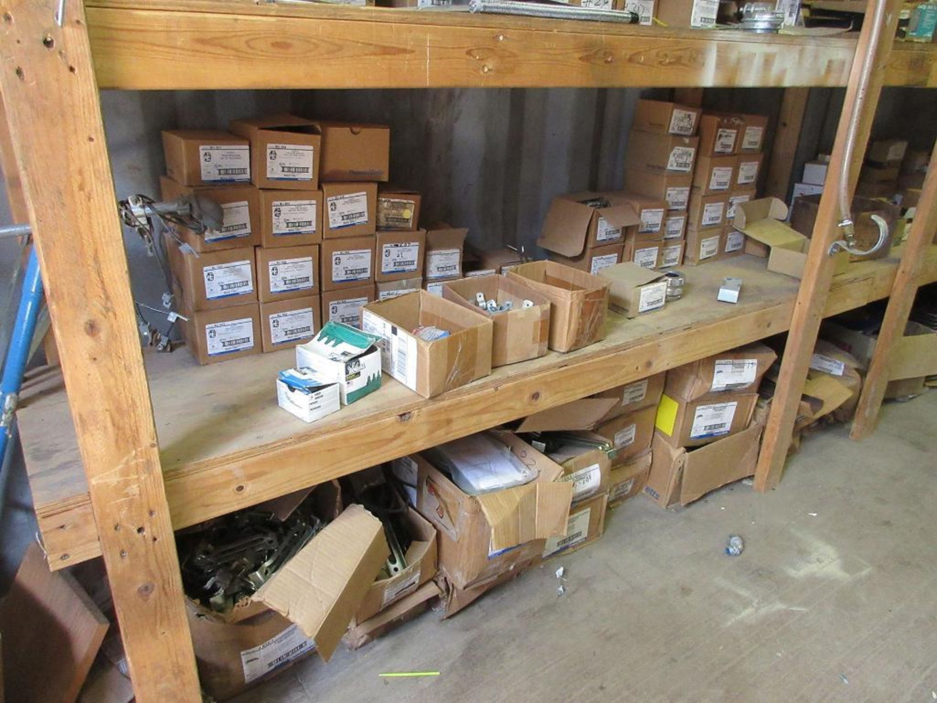 20' SHIPPING CONTAINER W/ CONTENTS: ELECTRICAL SUPPLIES, BUSHINGS, TERMINALS, FUSES, COVER PLATES, - Image 6 of 21