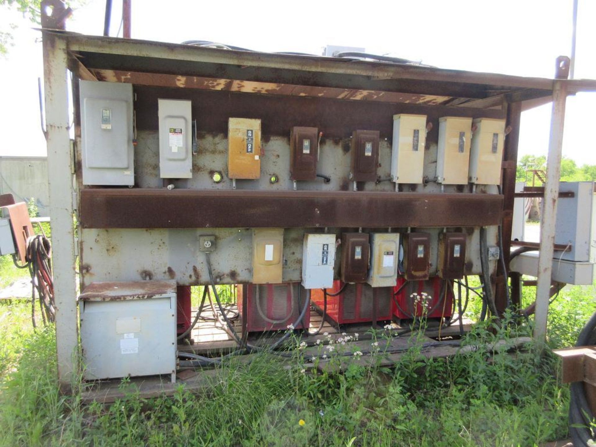 WELDING BANK CANOPY, 14 SAFETY SWITCHES, SQUARE D 45 KVA TRANSFORMER, (MAIN DISCONNECT NOT INCLUDED) - Image 2 of 2