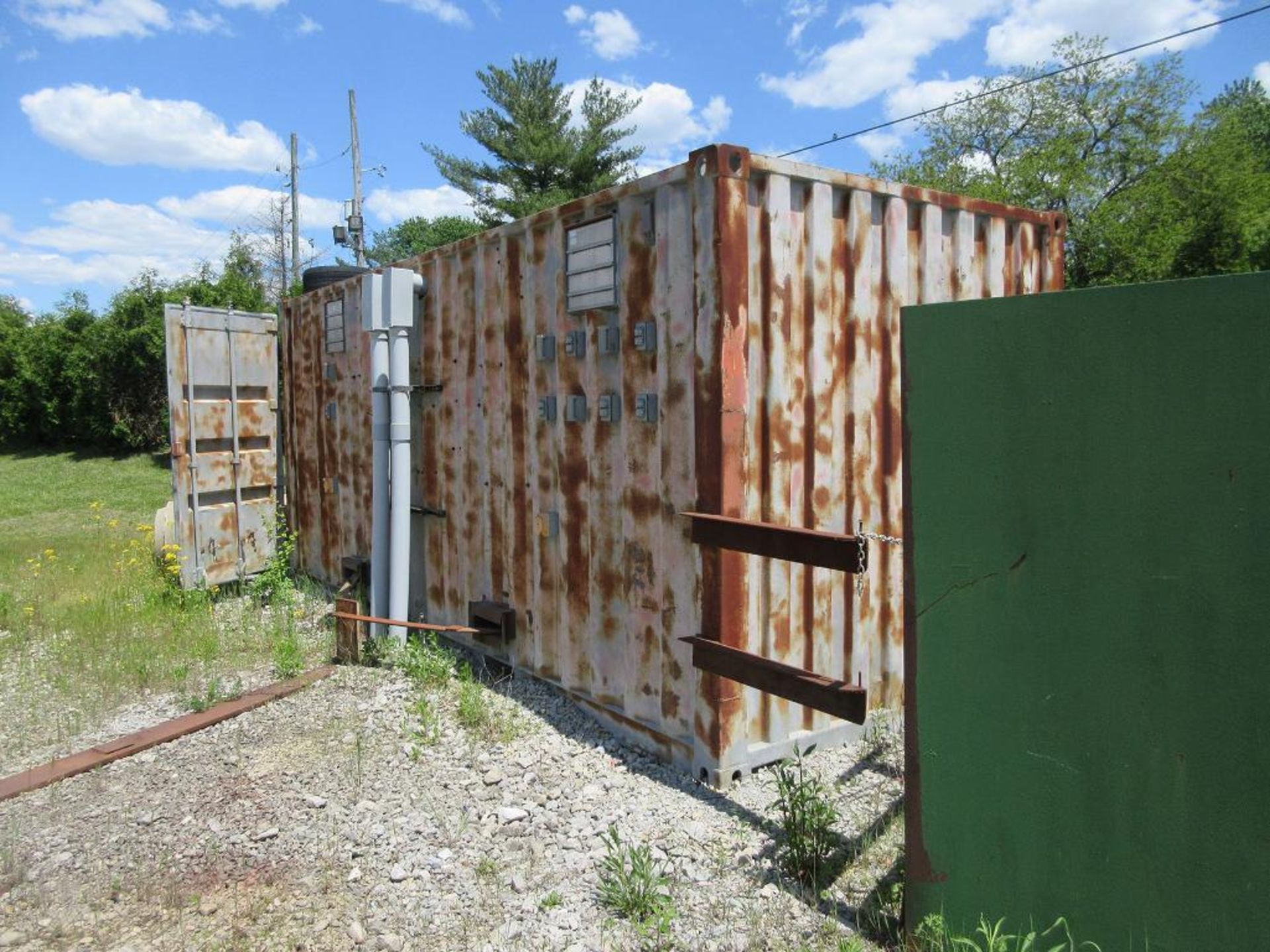 20' SHIPPING CONTAINER W/ CONTENTS: (2) SQUARE D 30 KVA TRANSFORMERS, (5) SAFETY SWITCHES, - Image 3 of 7