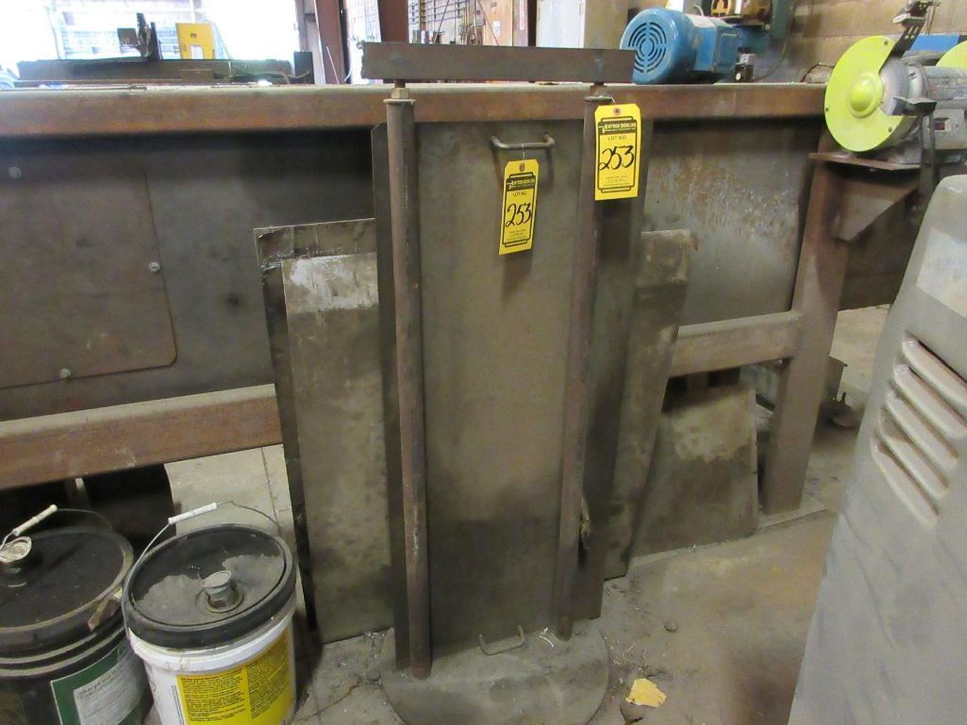 SCRAP METAL CONTENT NEXT TO COLUMNS, MATERIAL STANDS, PALLET W/ CONTENT - Image 7 of 9