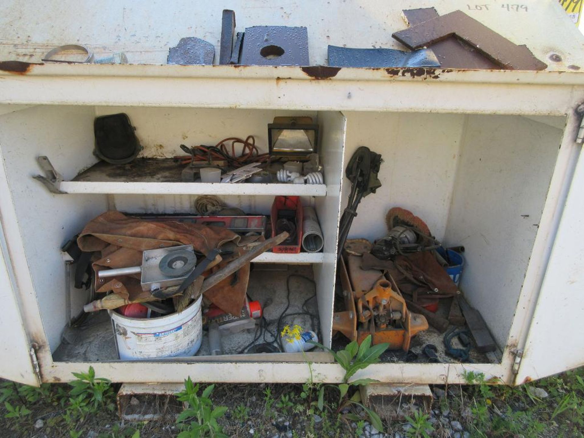 LARGE SPOOL RACK & (2) GANG BOXES W/ CONTENTS - Image 4 of 4