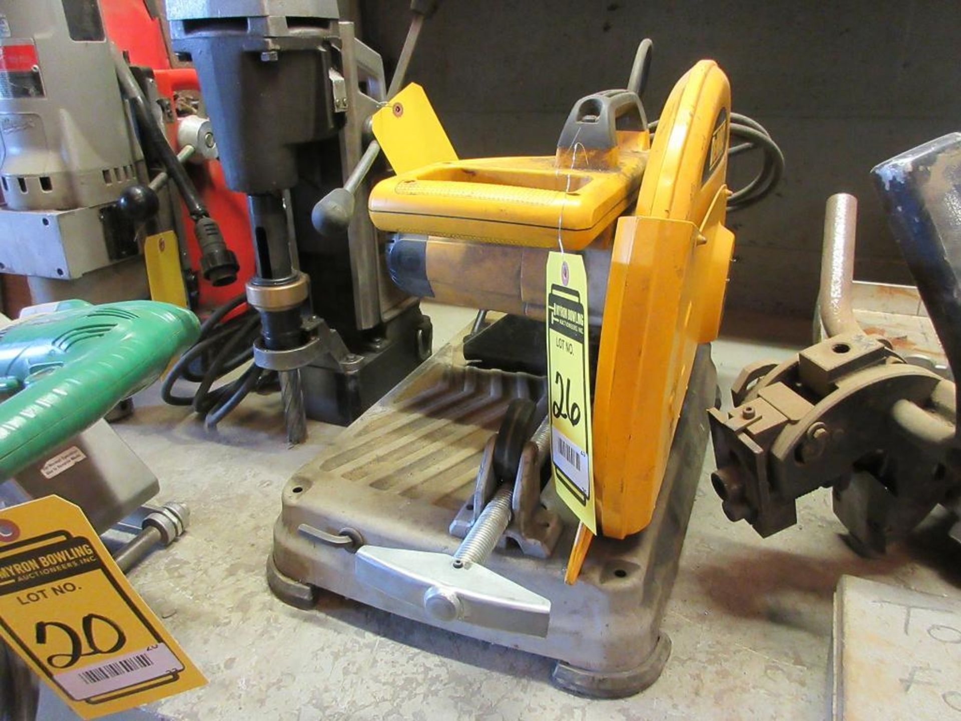 DEWALT 14'' CHOP SAW, 1'' ARBOR, 120 V.