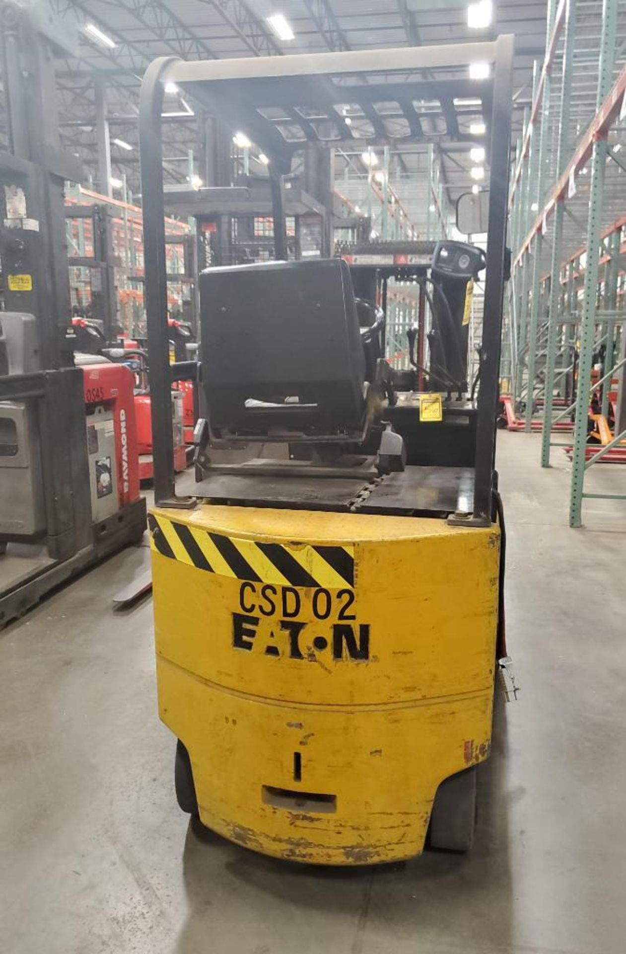 YALE 4,000 LB. CAPACITY ELECTRIC FORKLIFT; MODEL ERC040AA-N48ST071, S/N N307976, SIDESHIFT, 3- - Image 4 of 7