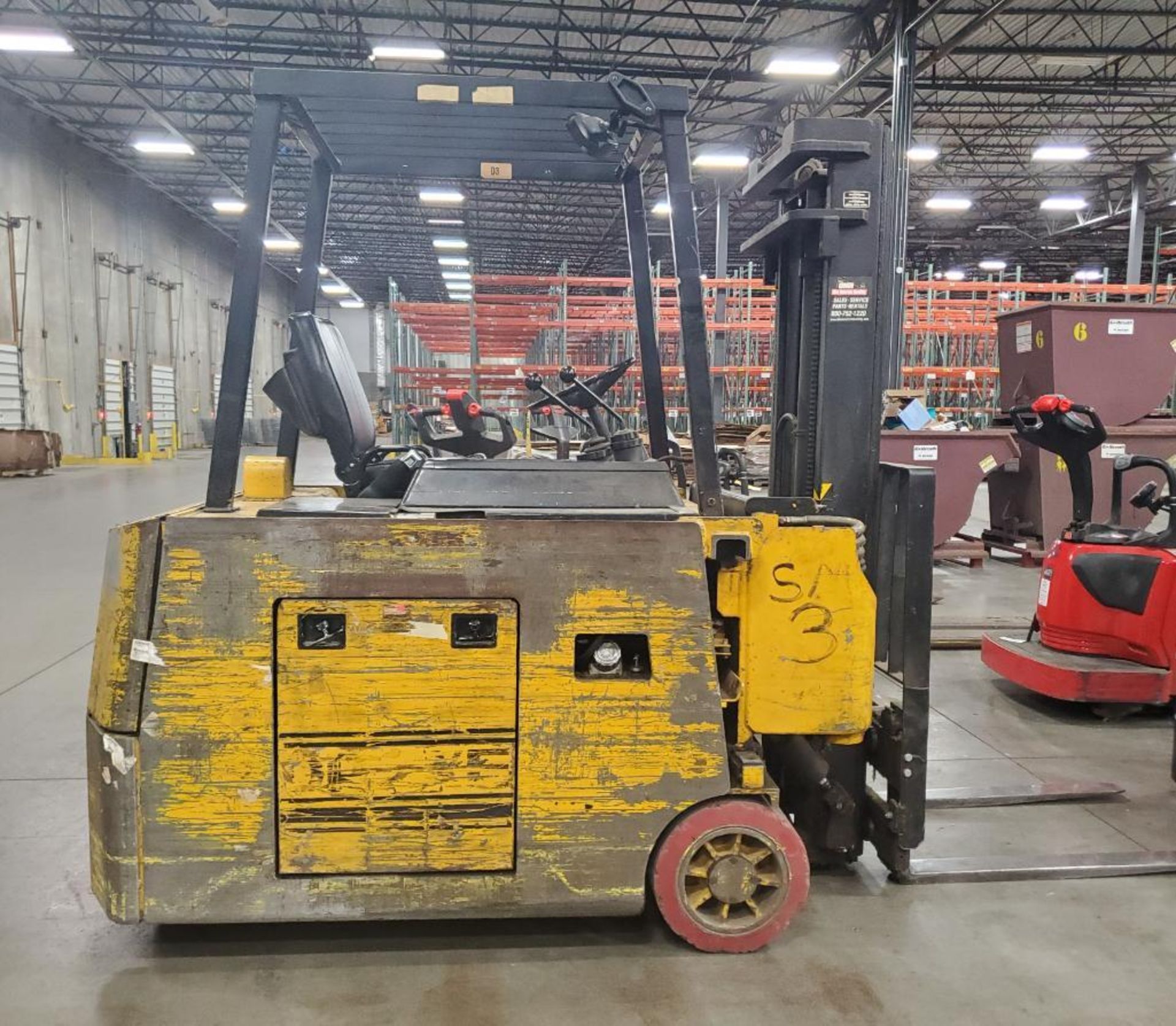 DREXEL 3,000 LB. CAPACITY FORKLIFT; MODEL SLT30, S/N 919676-264, 21.5' MAX. LIFT HEIGHT, SWING