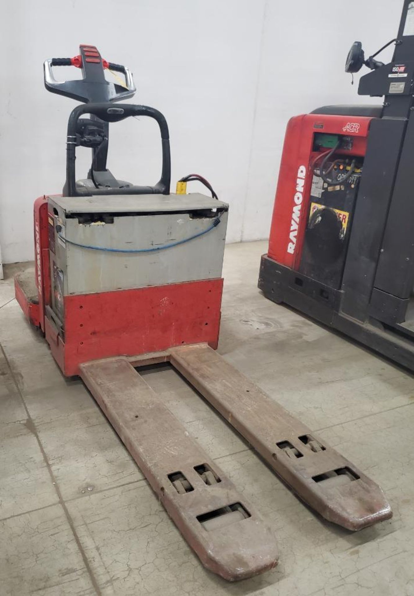 1999 RAYMOND 6,000 LB. CAPACITY ELECTRIC PALLET TRUCK; MODEL 112TM-FRE60L, S/N 112-99-26329, WITH