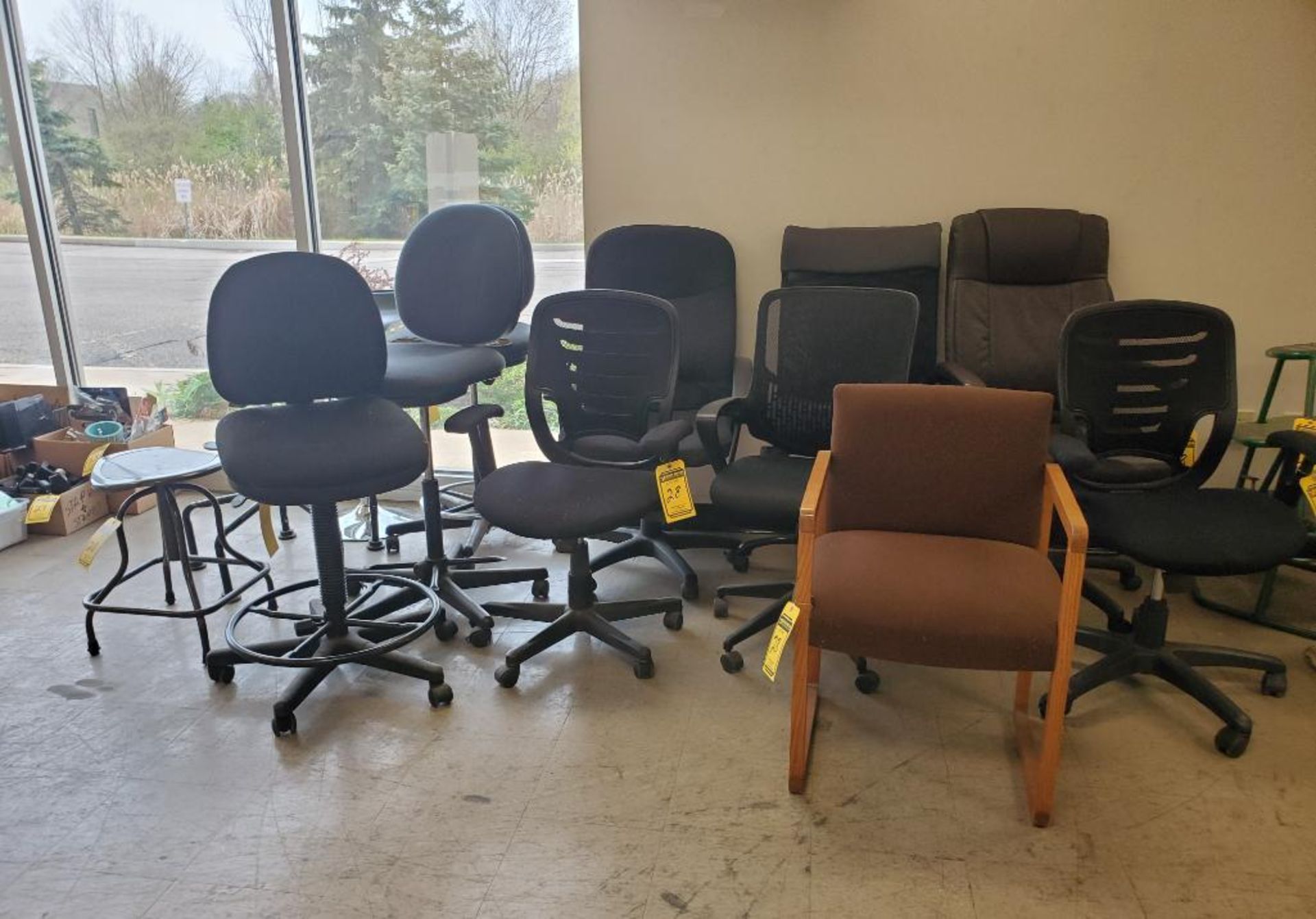 LOT OF ASSORTED OFFICE CHAIRS ***LOCATED AT 12850 DARICE PARKWAY, STRONGSVILLE, OH***