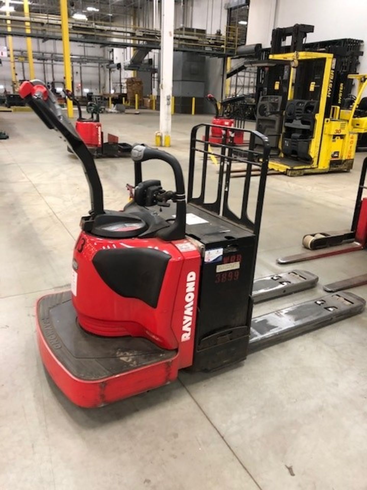 2013 RAYMOND 6,000 LB. CAPACITY ELECTRIC PALLET TRUCK; MODEL 8410, S/N 841-13-17109, WITH IWAREHOUSE - Image 4 of 8