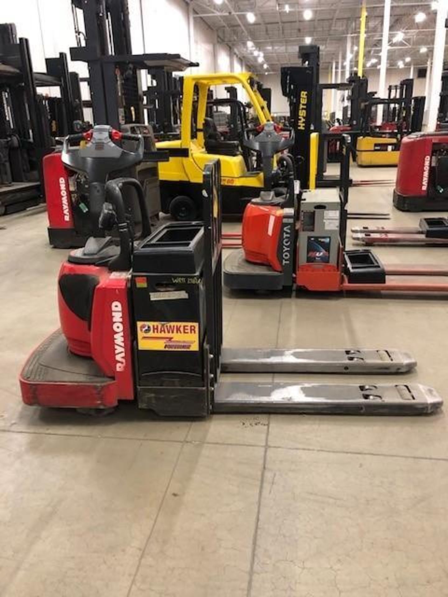 2012 RAYMOND 6,000 LB. CAPACITY ELECTRIC PALLET TRUCK; MODEL 8410, S/N 841-12-12011, WITH IWAREHOUSE - Image 4 of 5