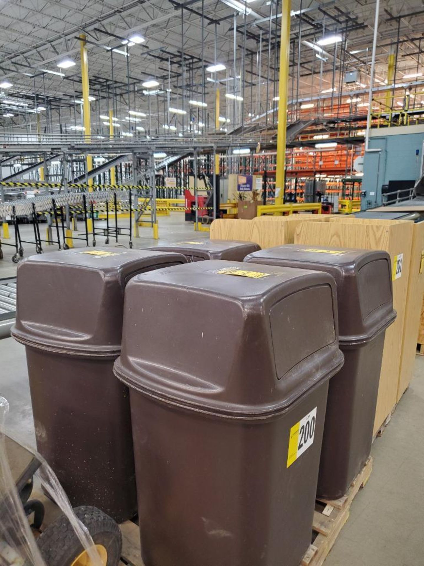 (4) RUBBERMAID TRASH CANS ***LOCATED AT 13000 DARICE PARKWAY, STRONGSVILLE, OH*** - Image 2 of 2