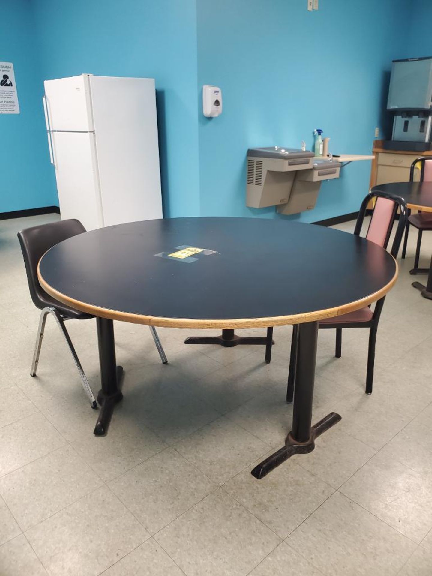 (3) ROUND LUNCH TABLES AND ASSORTED CHAIRS ***LOCATED AT 12850 DARICE PARKWAY, STRONGSVILLE, OH*** - Image 3 of 4