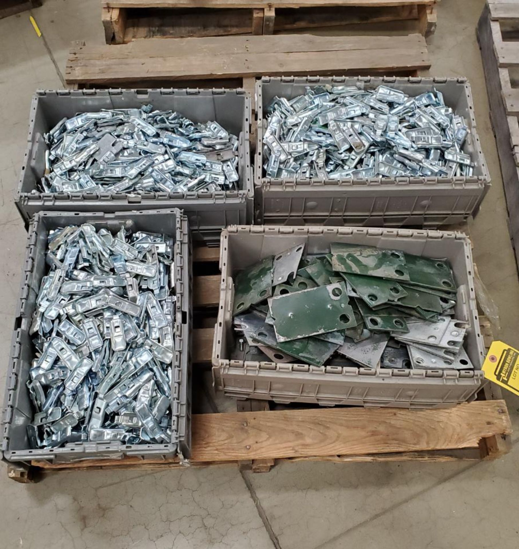 SKID OF ASSORTED SHELVING CLIPS ***LOCATED AT 13000 DARICE PARKWAY, STRONGSVILLE, OH**