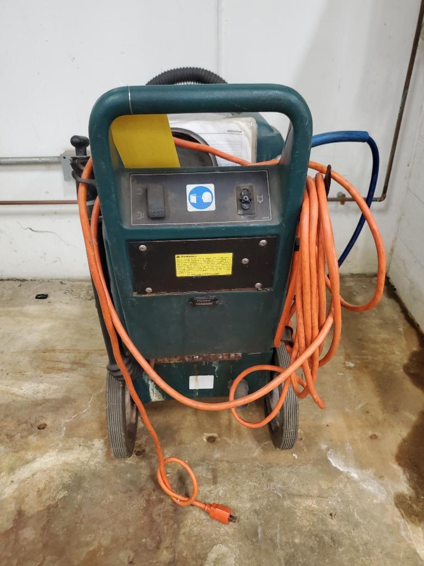 NOBLES QUICK CLEAN 1500 ELECTRIC ALL SURFACE CLEANER ***LOCATED AT 13000 DARICE PARKWAY, - Image 4 of 4