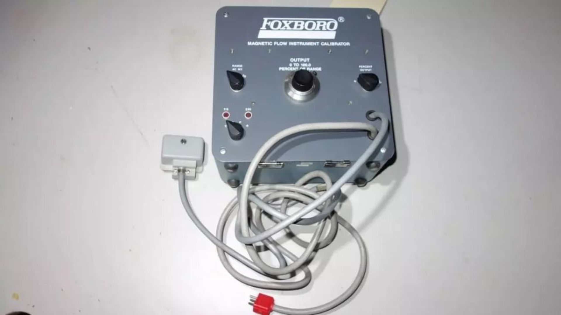 FOXBORO 8120-6 MAGNETIC FLOW CALIBRATOR 116/236V-AC