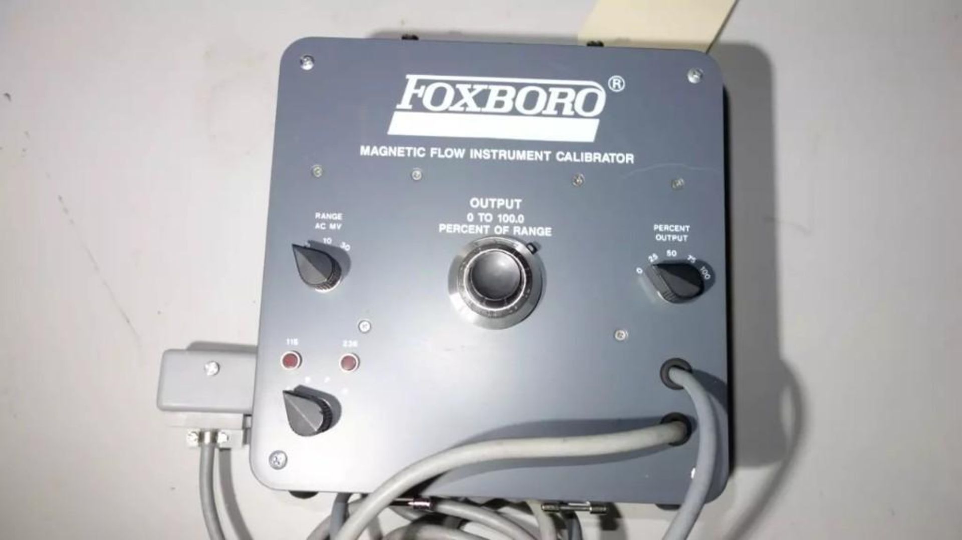 FOXBORO 8120-6 MAGNETIC FLOW CALIBRATOR 116/236V-AC - Image 3 of 3