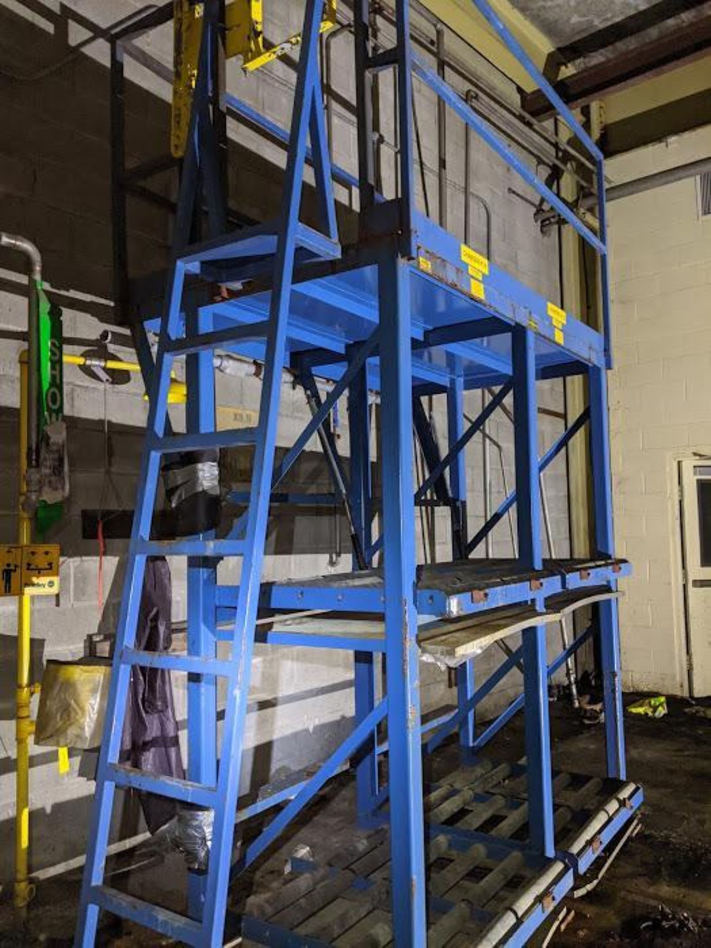 BHS STEEL FORKLIFT BATTERY RACK - BATTERY HANDLING SYSTEMS BS-36-4-DS - Image 3 of 3