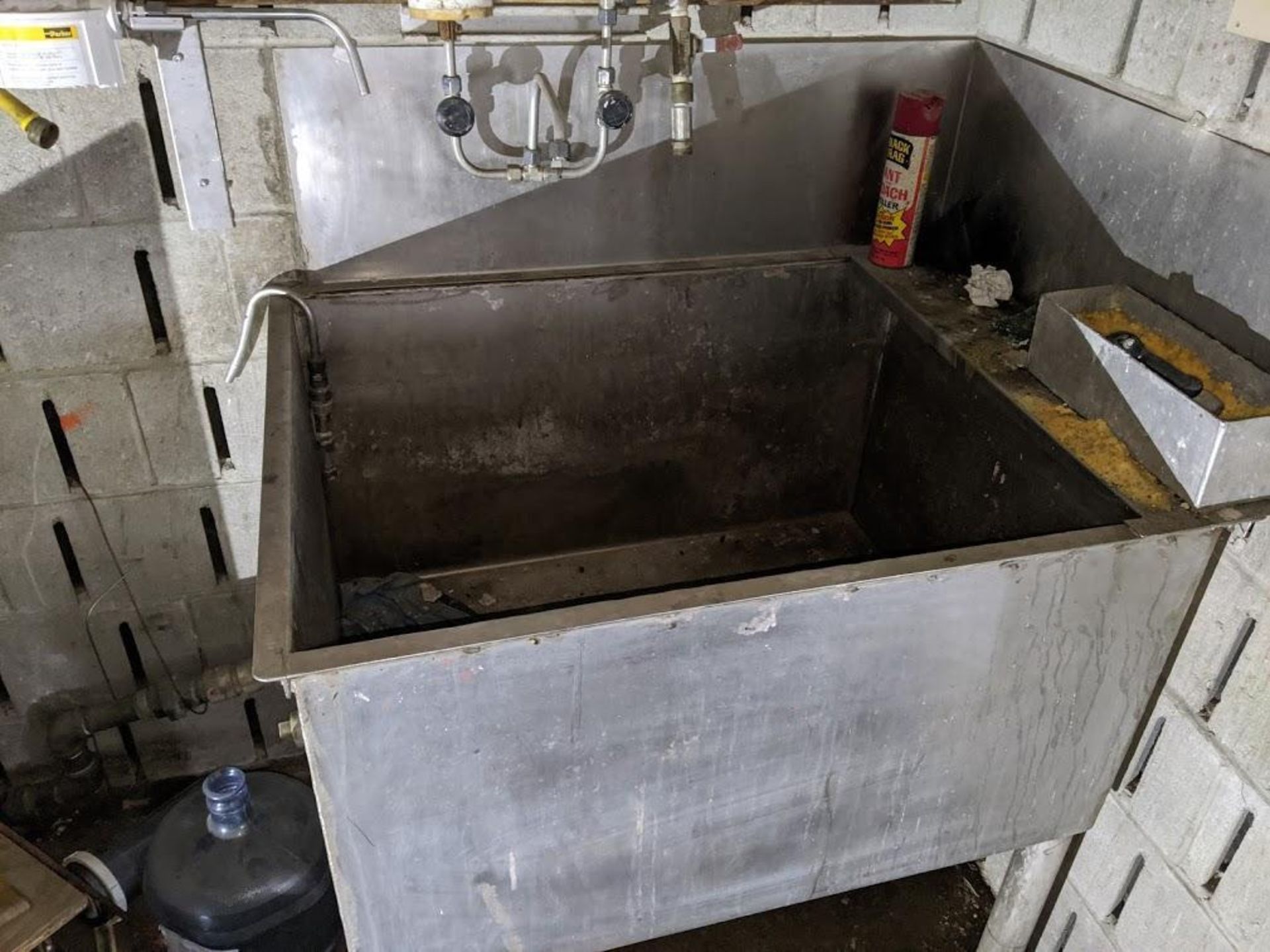 STAINLESS STEEL SINK