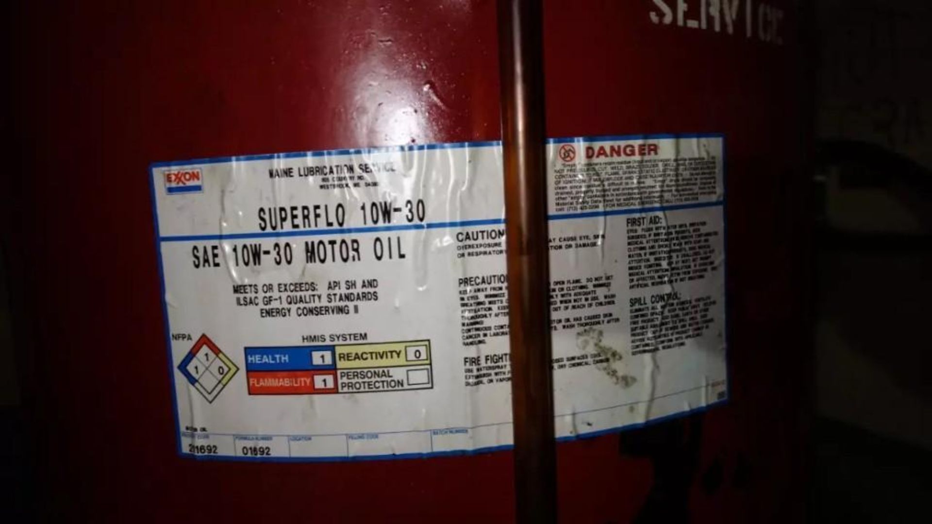 LOT OF 2 LUBRICATION OIL DRUMS WERE USED WITH EXXON 10W-30 OIL - Bild 4 aus 6