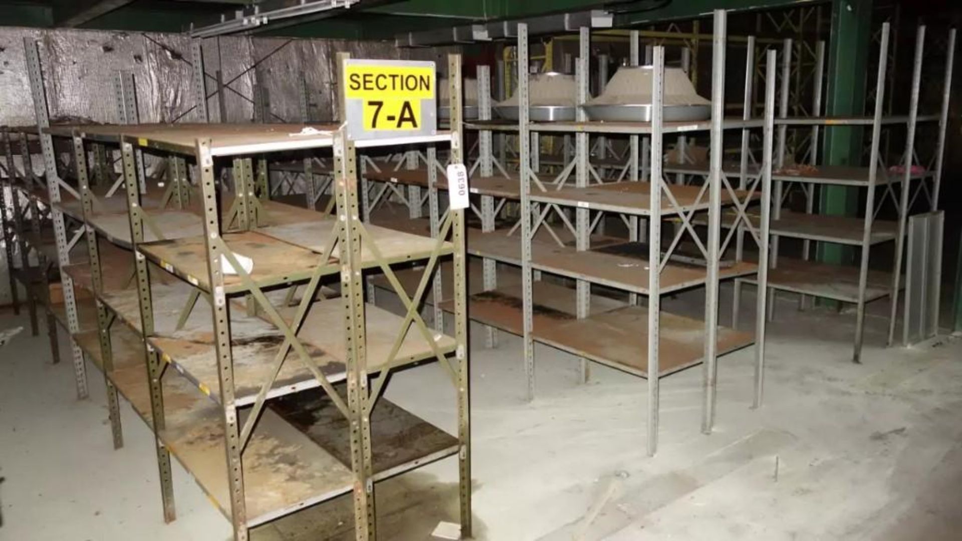 3 ROWS OF STEEL SHELVING, APPROX 18FT LONG, 4FT HIGH - Bild 6 aus 6