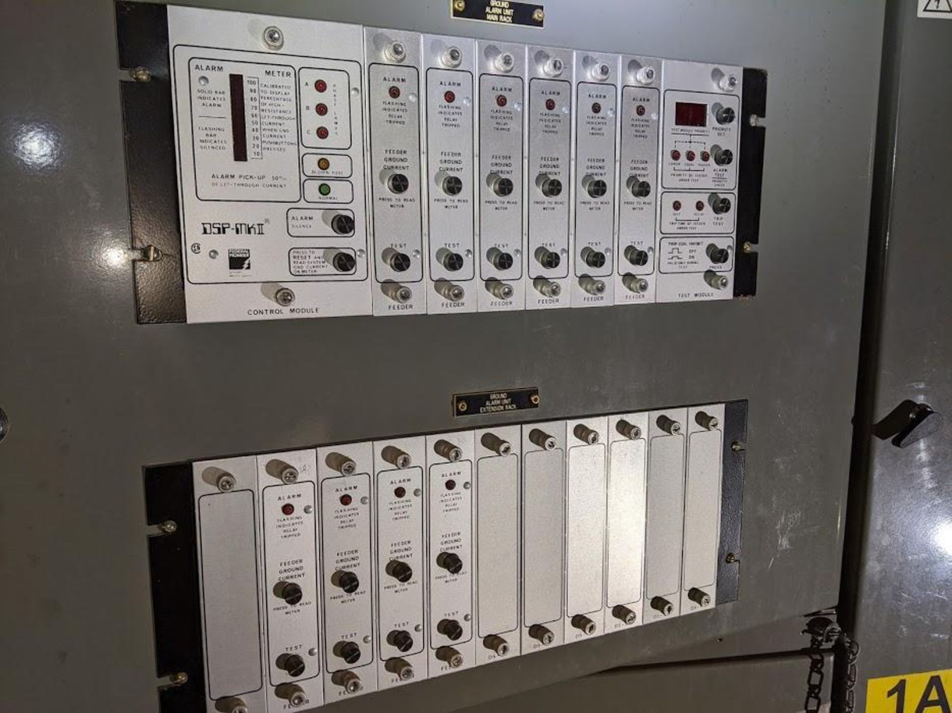DSP-MK II GROUND FAULT PROTECTION SYSTEM FEDERAL PIONEER WITH 10 FEEDER ALARM CARDS - Image 2 of 7
