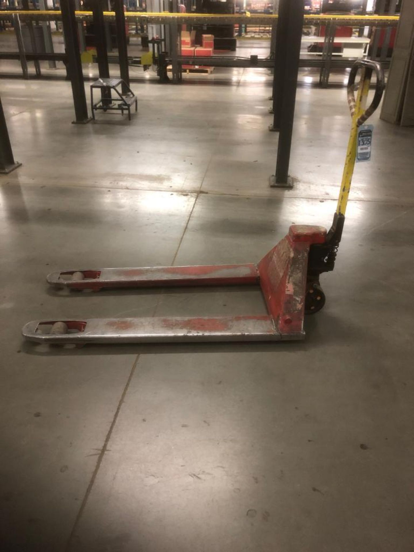 RAYMOND 5,500 LB. PALLET JACK - Image 2 of 2