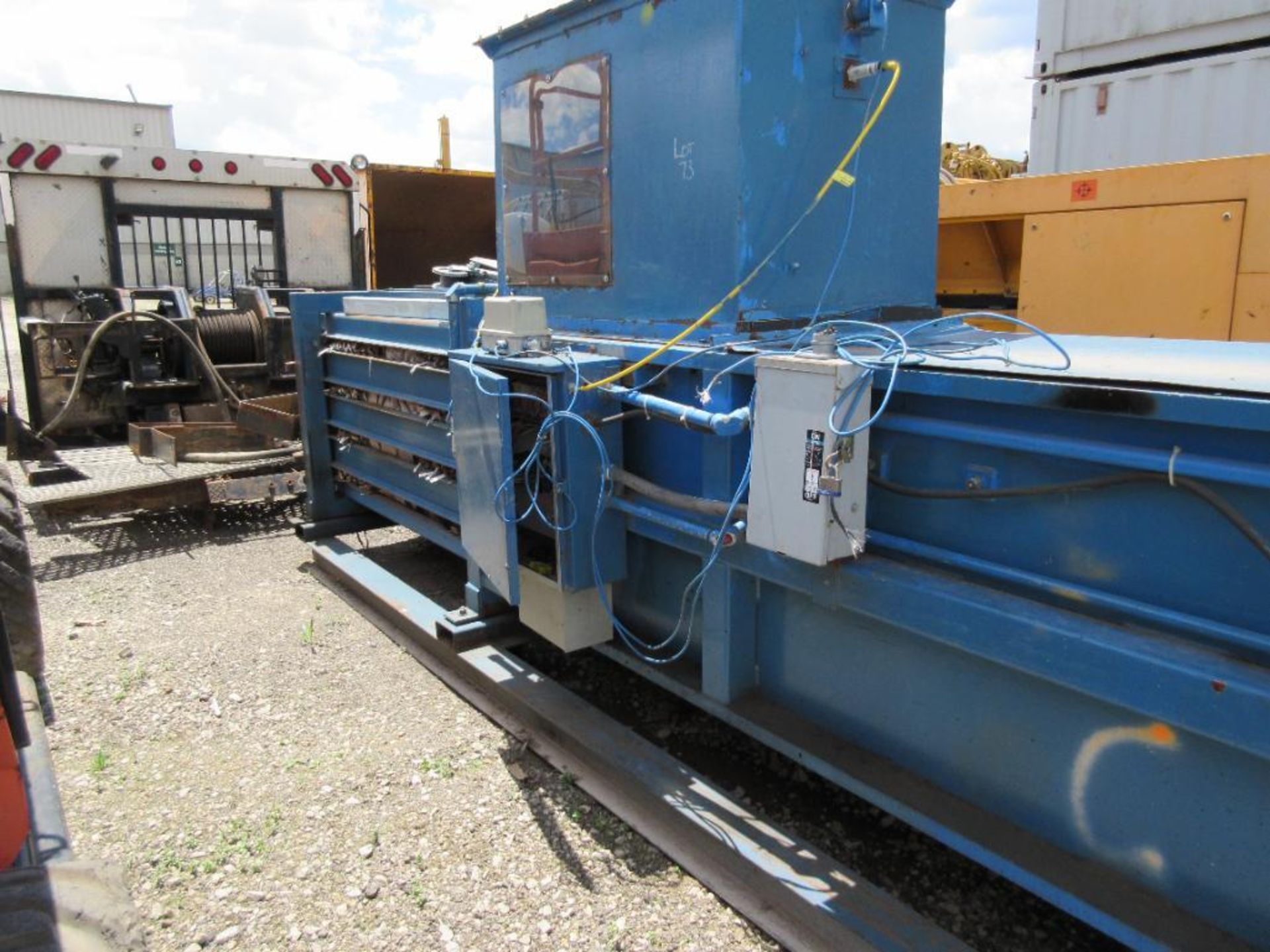 MAREN HORIZONTAL AUTOMATIC HYDRAULIC BALER, TOP LOADING MOUNTED ON STEEL SLED, 25-HP