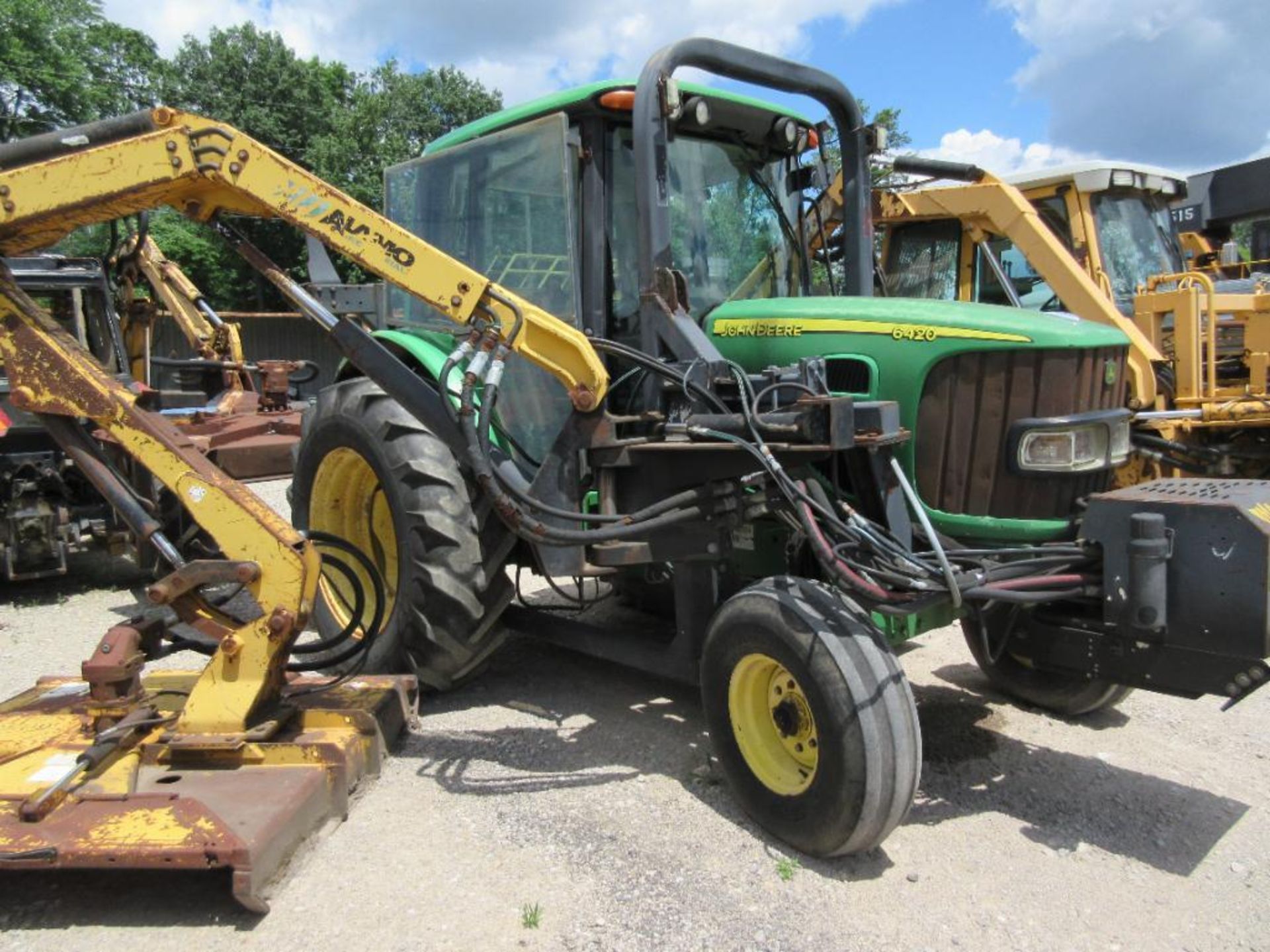 JOHN DEERE 6420 TRACTOR WITH ALAMO M-B21 SIDE ARM HYDRAULIC MOWER, JOYSTICK CONTROL, 4-GEAR, 9- - Image 2 of 5