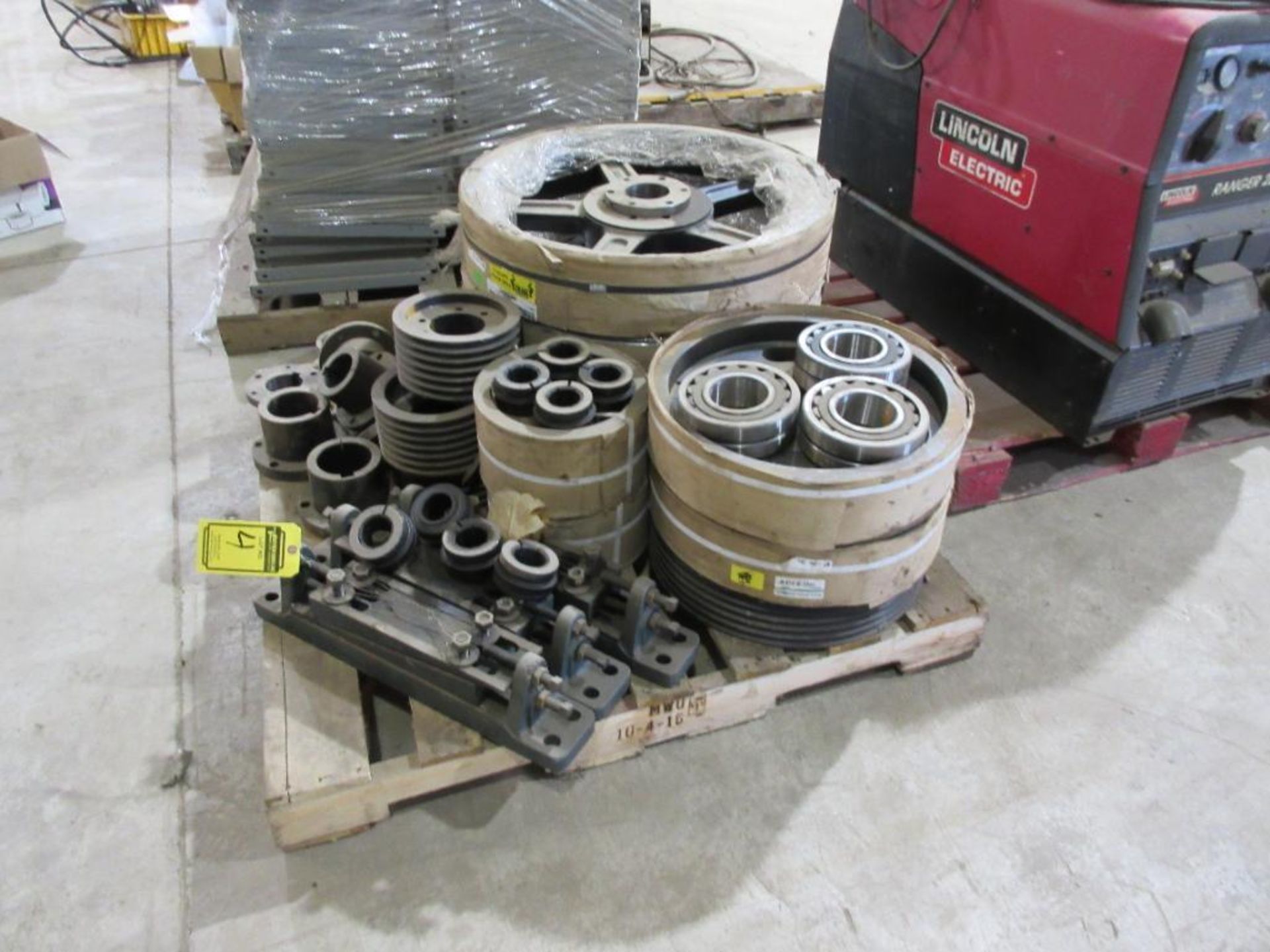 PALLET OF TAPER LOCK SHEEVES & BEARINGS