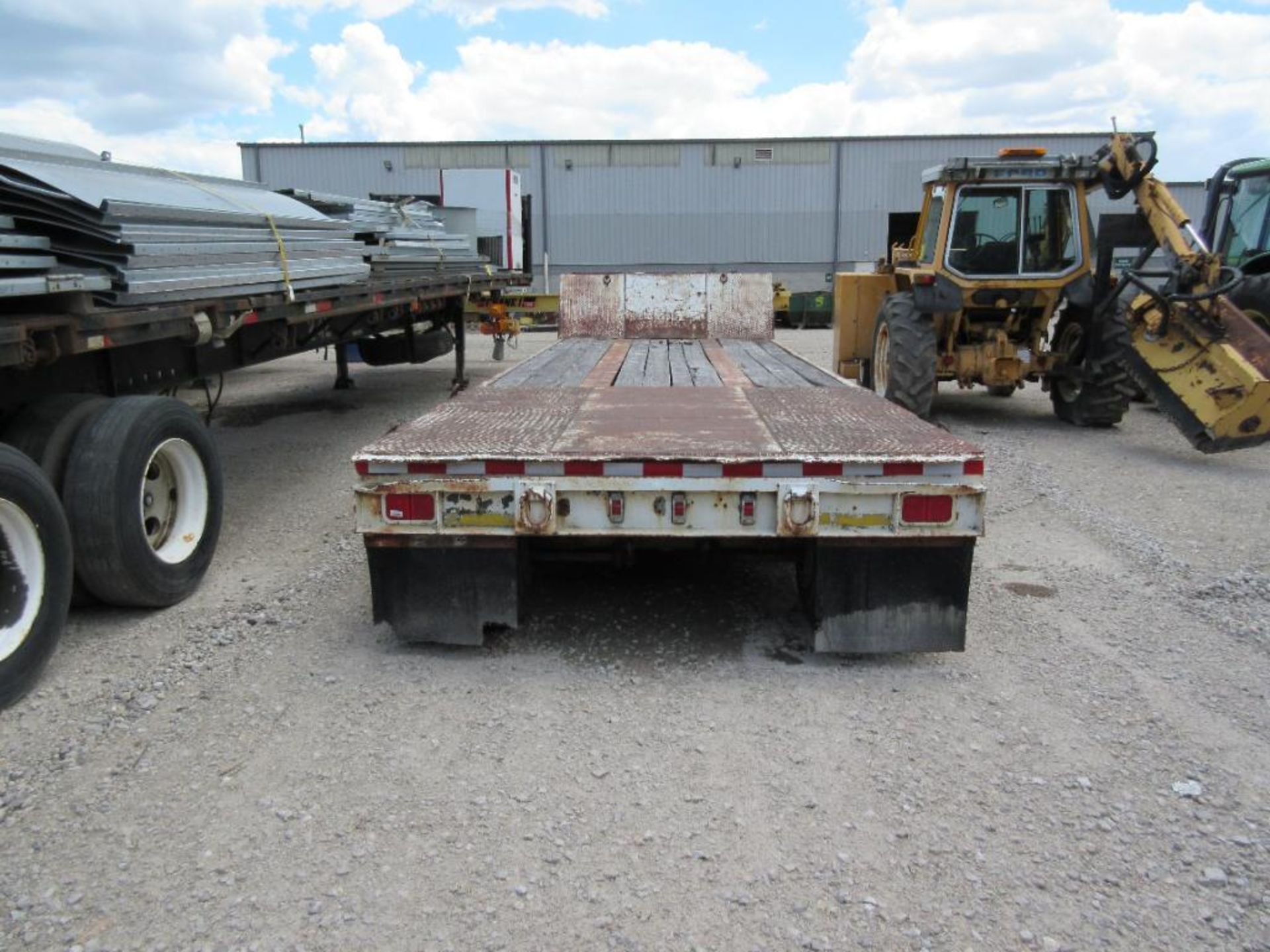 33' LOW BOY 70-TON DROP DECK TRAILER, TANDEM AXLE, 280'' X 96'' LOWER DECK, 104'' X 96'' UPPER - Image 3 of 10