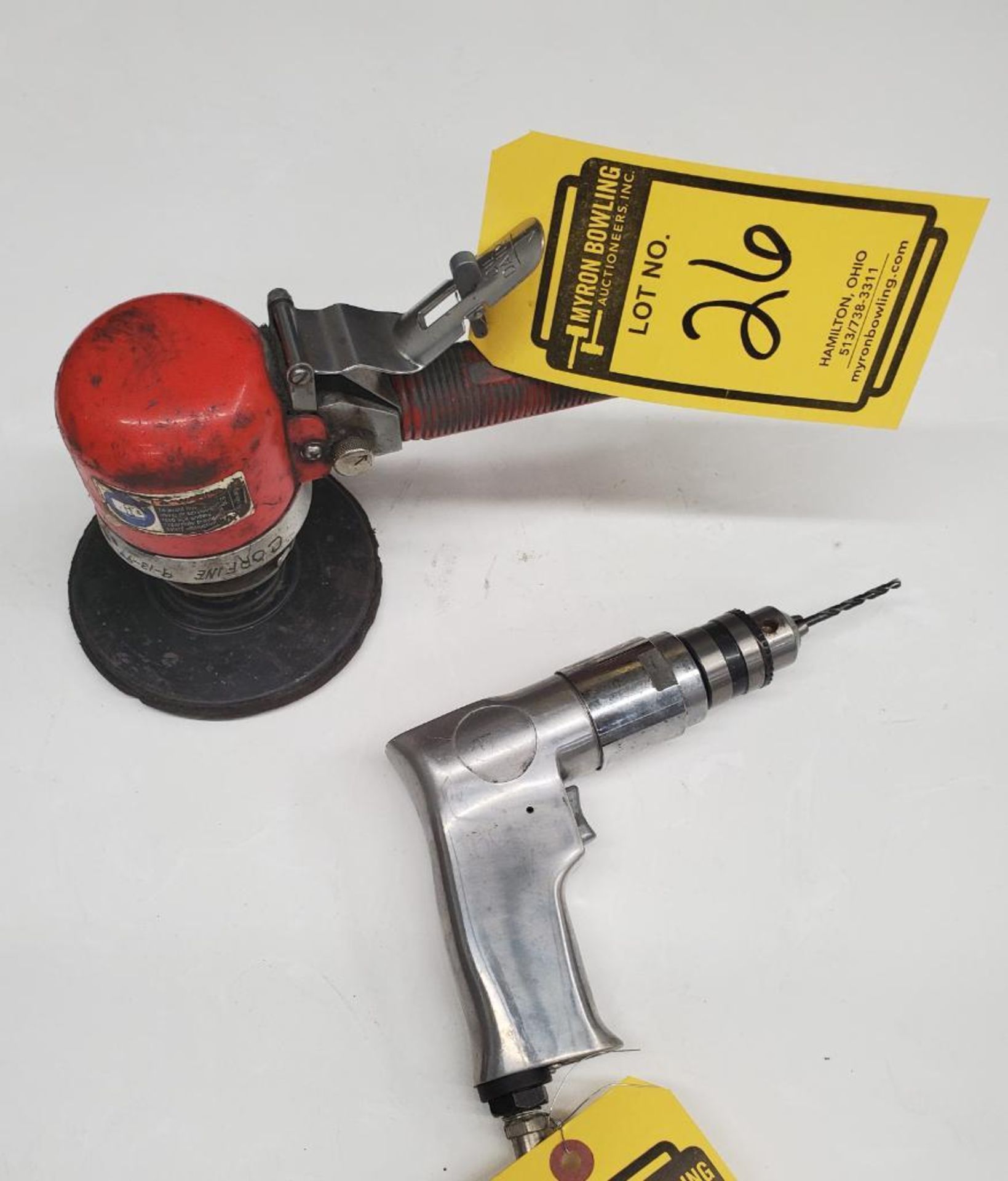 PNEUMATIC BUFFER AND PNEUMATIC DRILL