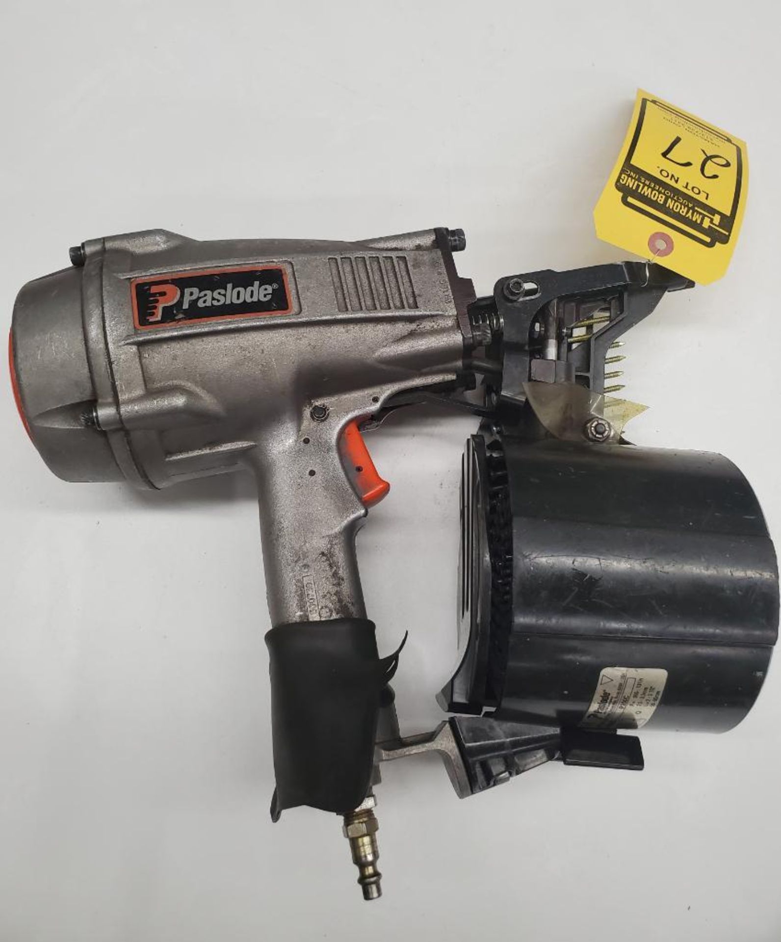 PASLODE PNEUMATIC NAIL GUN; MODEL P350C, WITH BOX OF METABO COIL NAILS