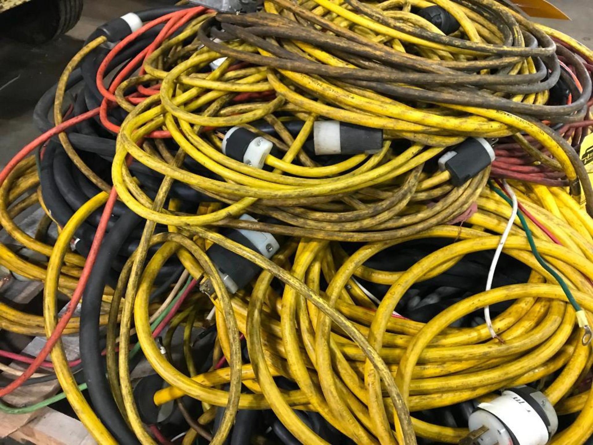 EXTENSION CORDS - Image 3 of 3