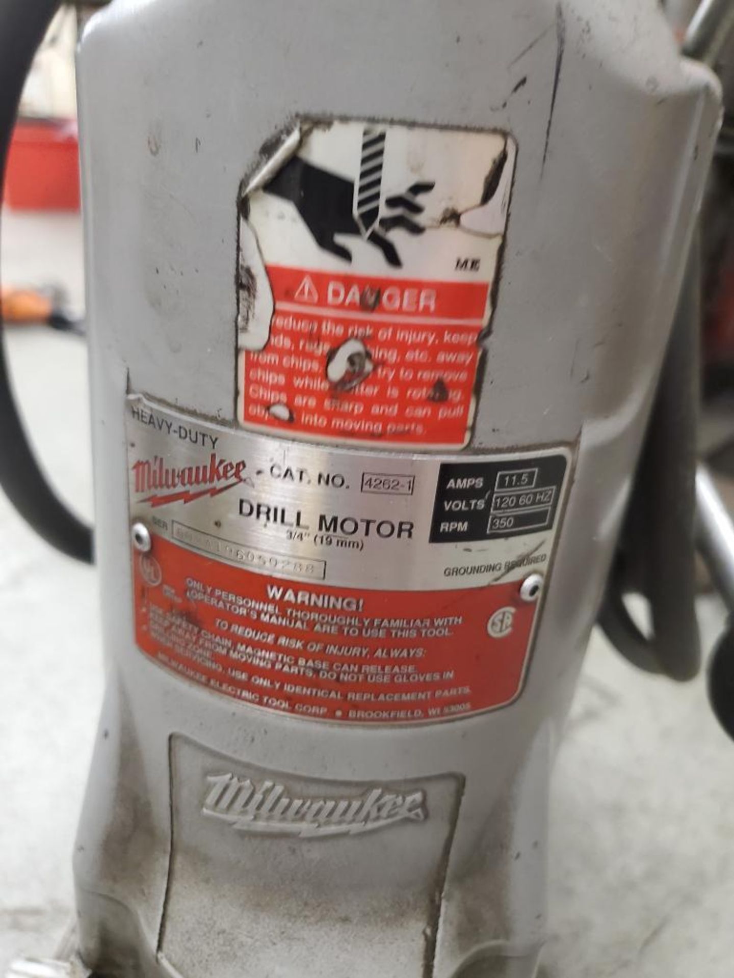 MILWAUKEE MAG DRILL; CAT #4262-1, S/N 502A196050288, 350 RPM, 11.5 AMP, 120-VOLT, 60-HZ - Image 4 of 4