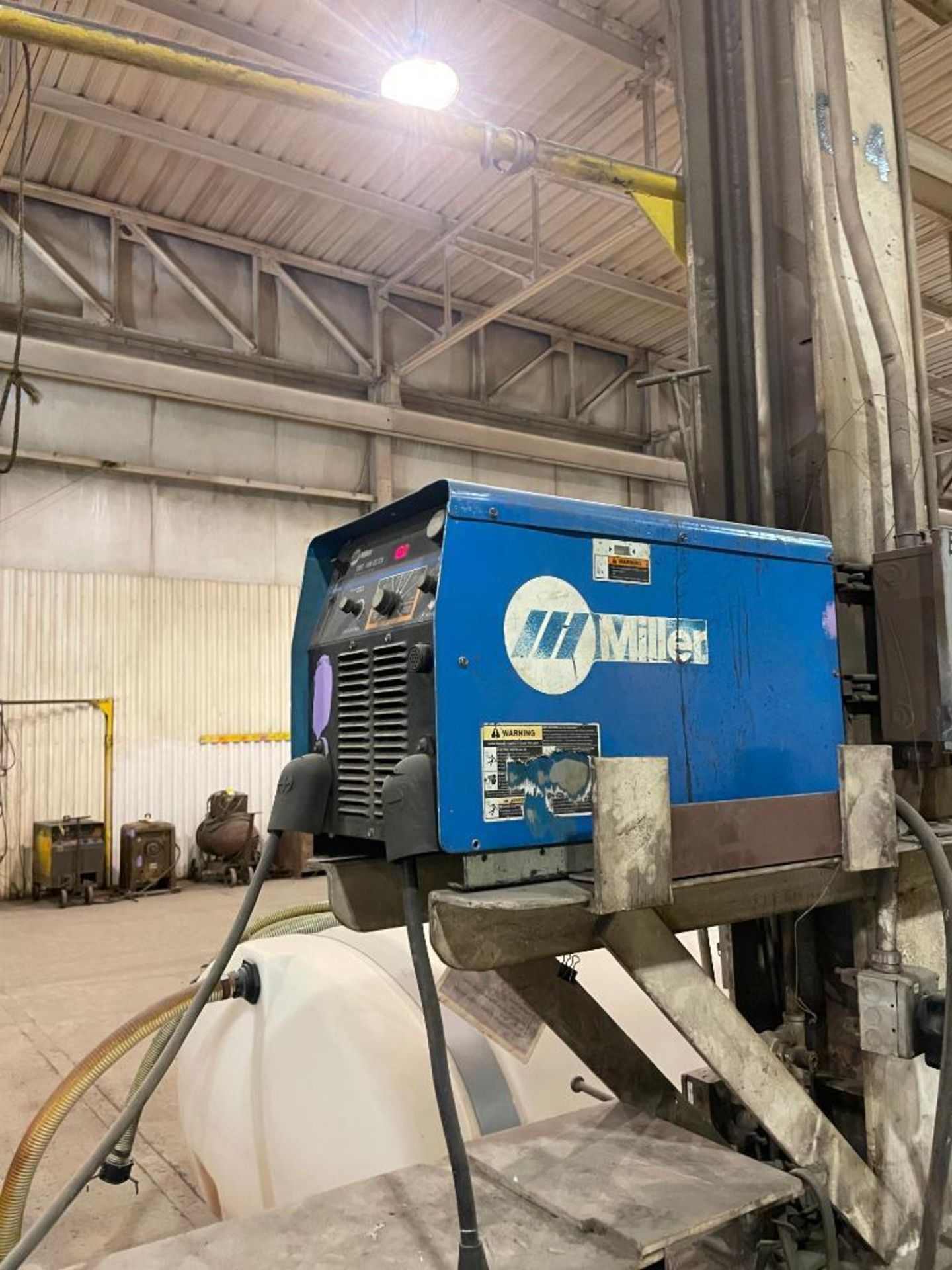 MILLER DC INVERTER ARC WELDER, 12' 180 DEGREE JIB W/ LINCOLN LN-25 WIRE FEEDER, XMT 456 CC/CV, MODEL