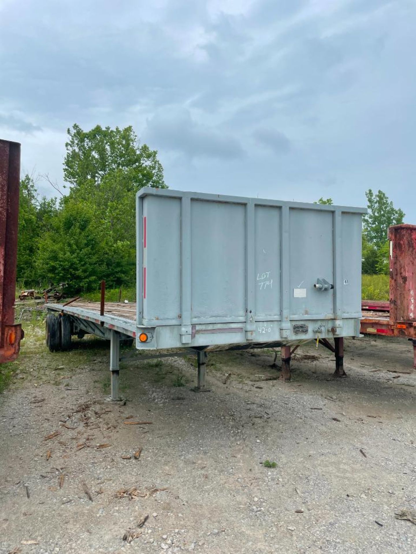 1984 GREAT DANE STEEL FLATBED TRAILER, 42' WOOD DECK, DUAL TANDEM AXLE, VIN# 1GBD19626SM013601