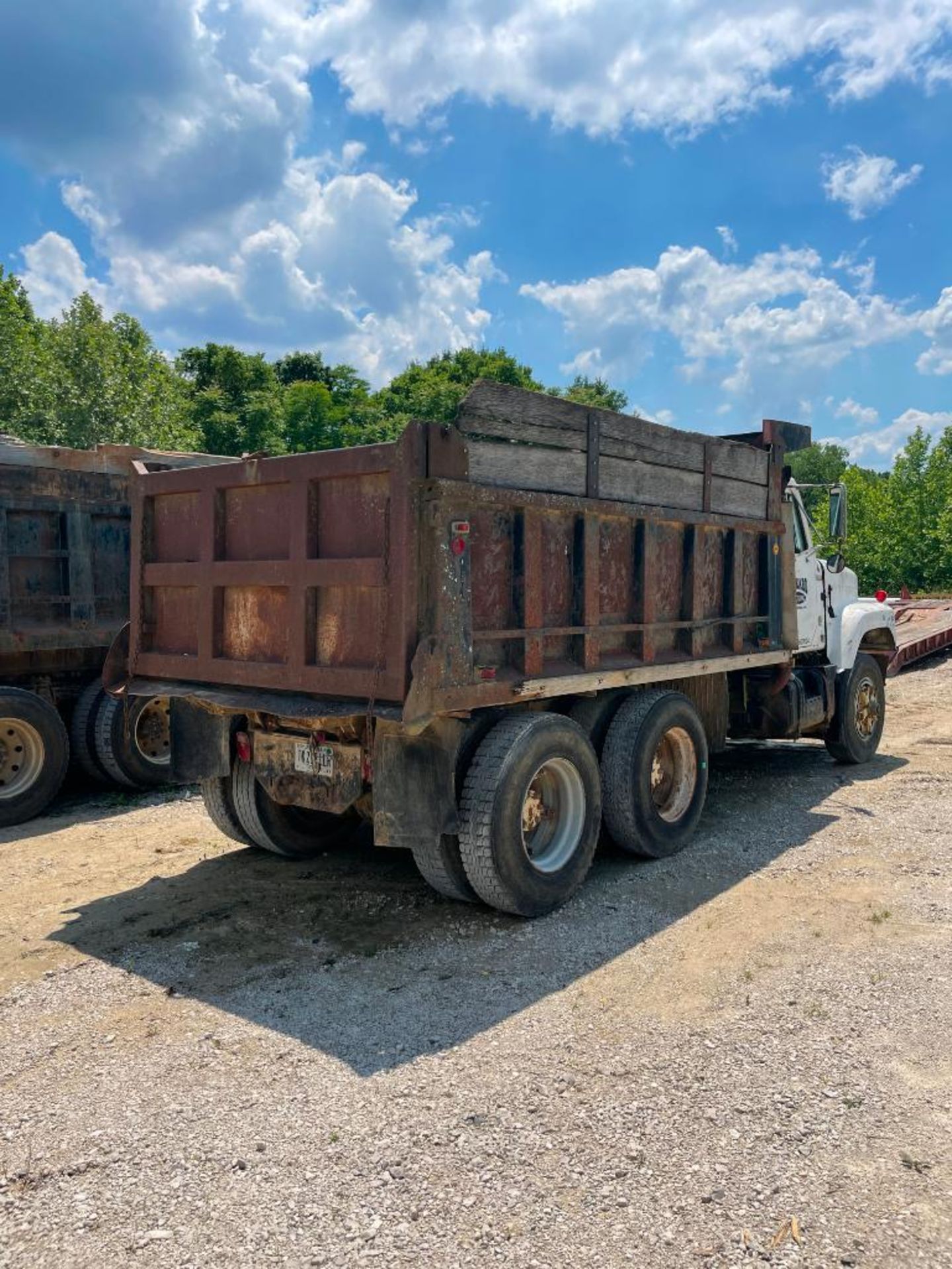 Fascinating How Big Is A 20 Yard Dump Truck Gallery