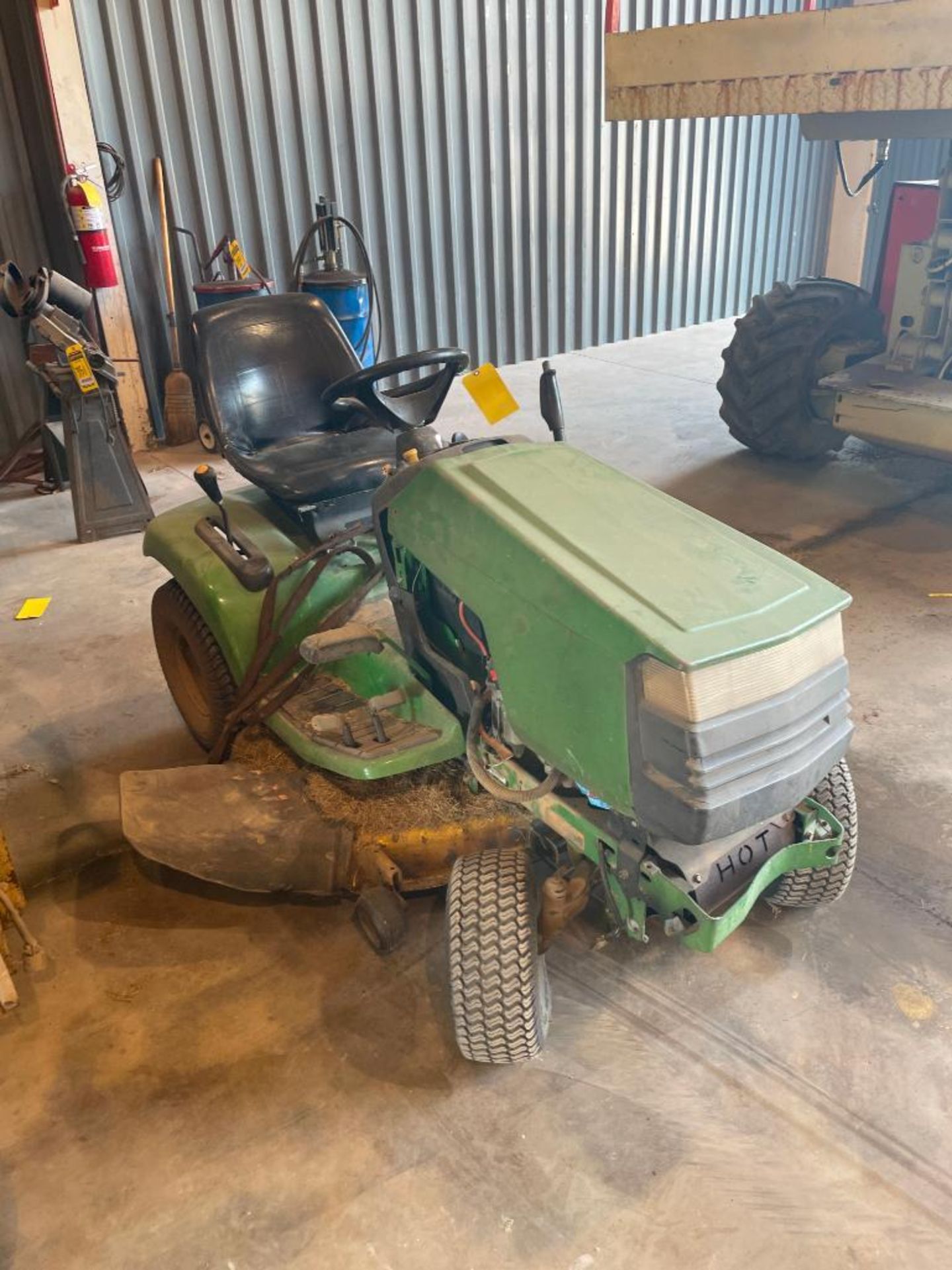 JOHN DEERE 42'' LAWN MOWER (OUT OF SERVICE) - Image 2 of 3