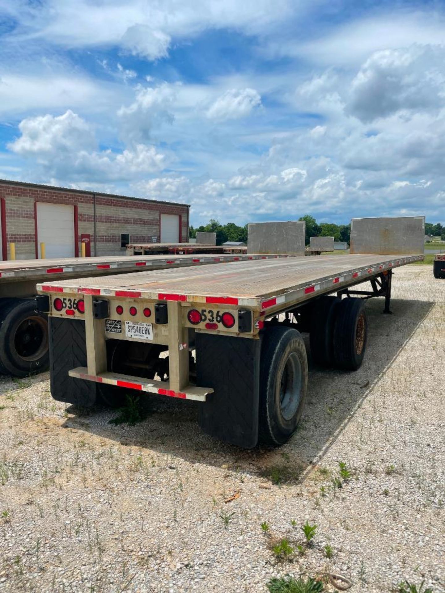 1985 RAVENS 42' ALUMINUM FLATBED TRAILER, DUAL TANDEM SPREAD AXLE, MODEL 54241, WITH HEADACHE - Image 2 of 2