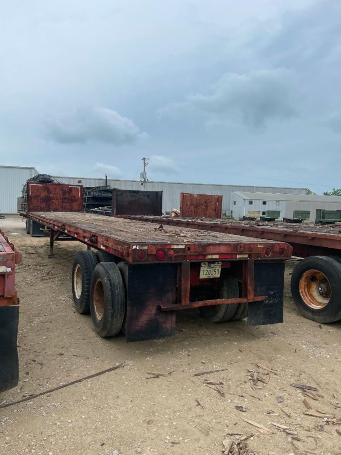 STEEL FLATBED TRAILER, 40' WOOD DECK, DUAL TANDEM AXLE, VIN# N/A - Image 2 of 2