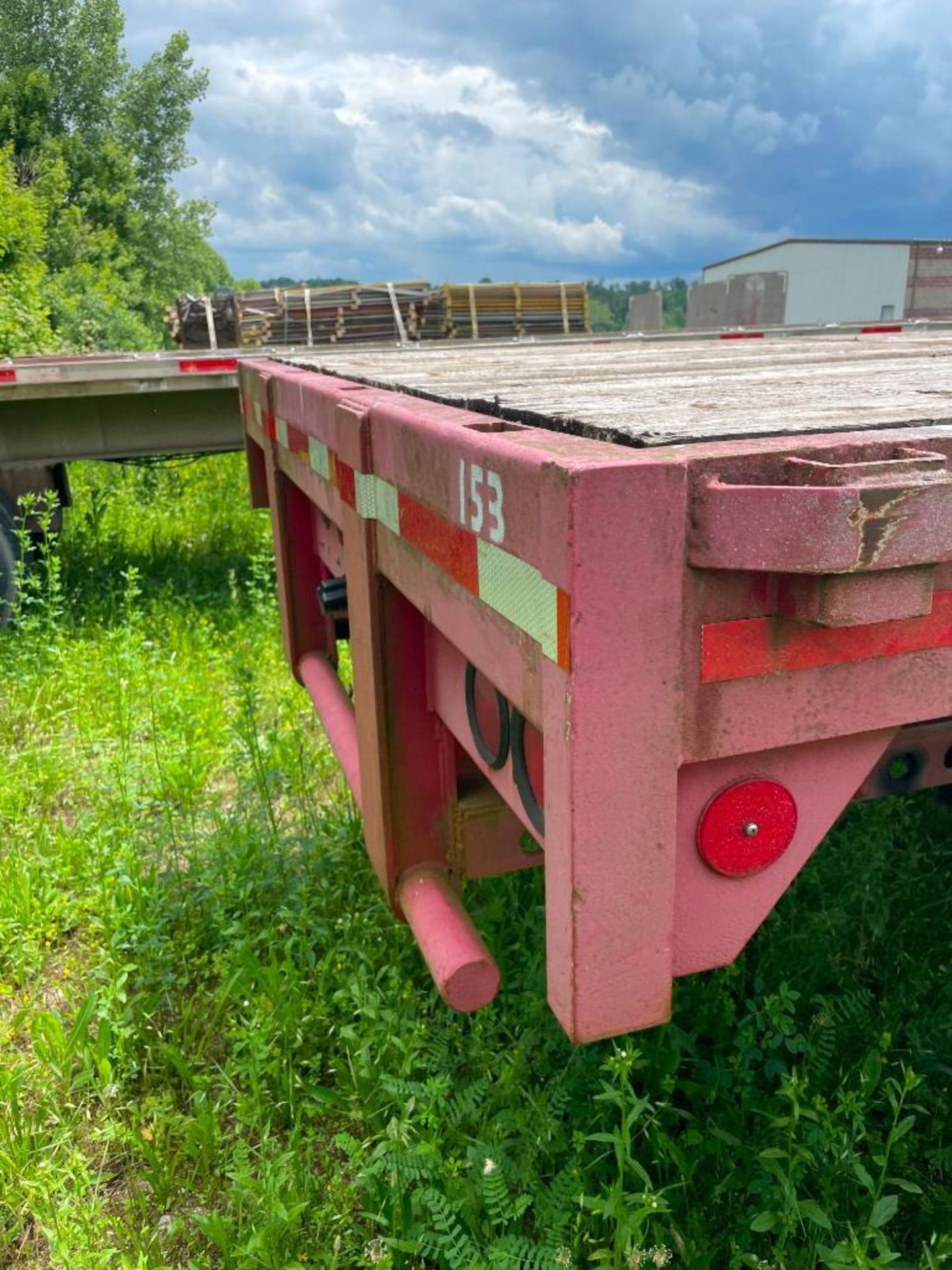 1983 FRUEHAUF EXTENDABLE STEEL FLATBED TRAILER, WOOD DECK DUAL TANDEM AXLE, 40'-65' STRETCH, - Image 3 of 4