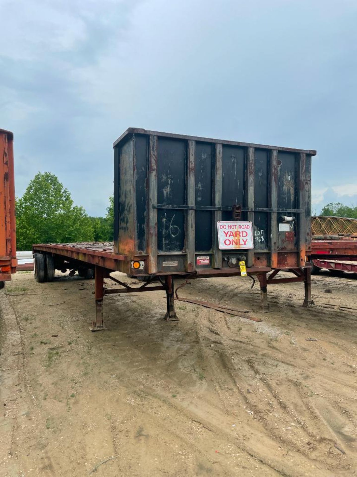 1984 TRAILMOBILE STEEL FLATBED TRAILER, 42' WOOD DECK, DUAL TANDEM AXLE, VIN# 1PTF71TJ7E9008471