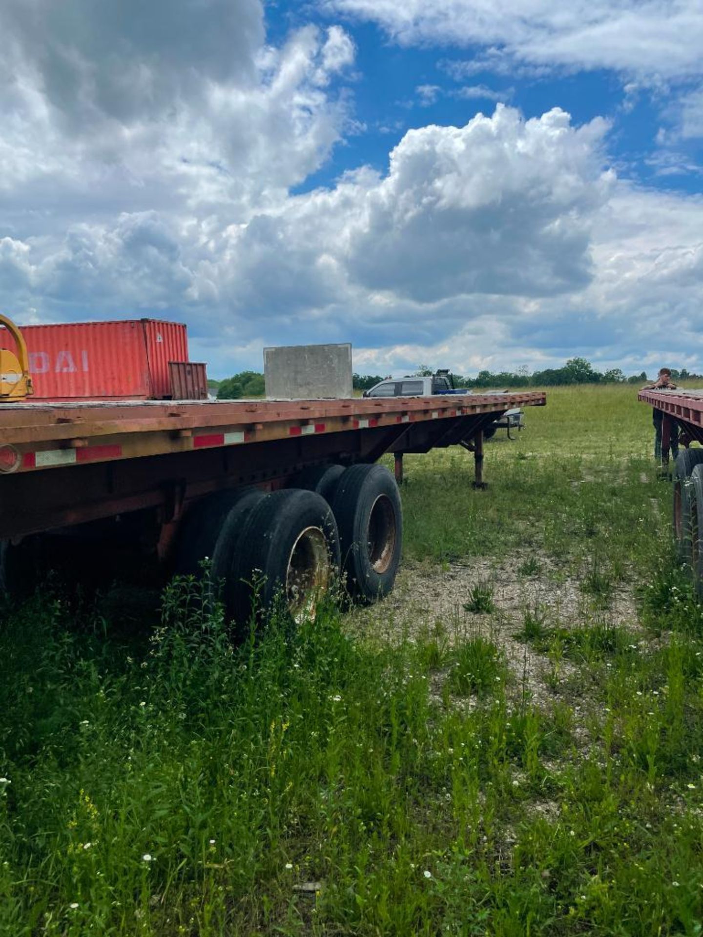 1983 FRUEHAUF EXTENDABLE STEEL FLATBED TRAILER, WOOD DECK DUAL TANDEM AXLE, 40'-65' STRETCH, - Image 3 of 3