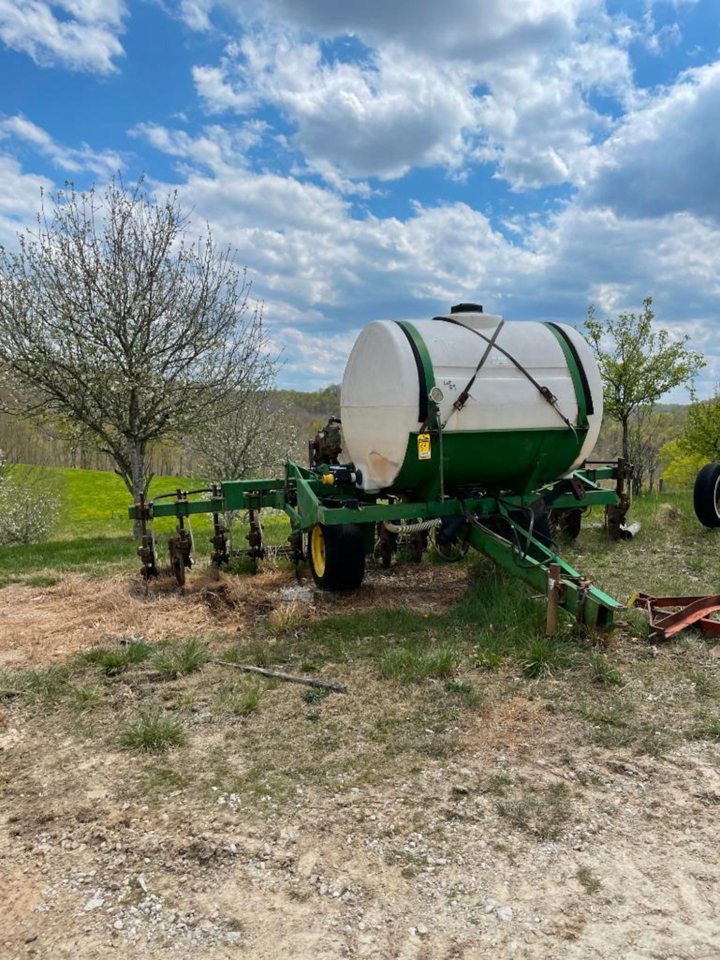 SNYDER/CLYMER HYDRAULIC POWERED SPRAYER/ FERTILIZER DRAG